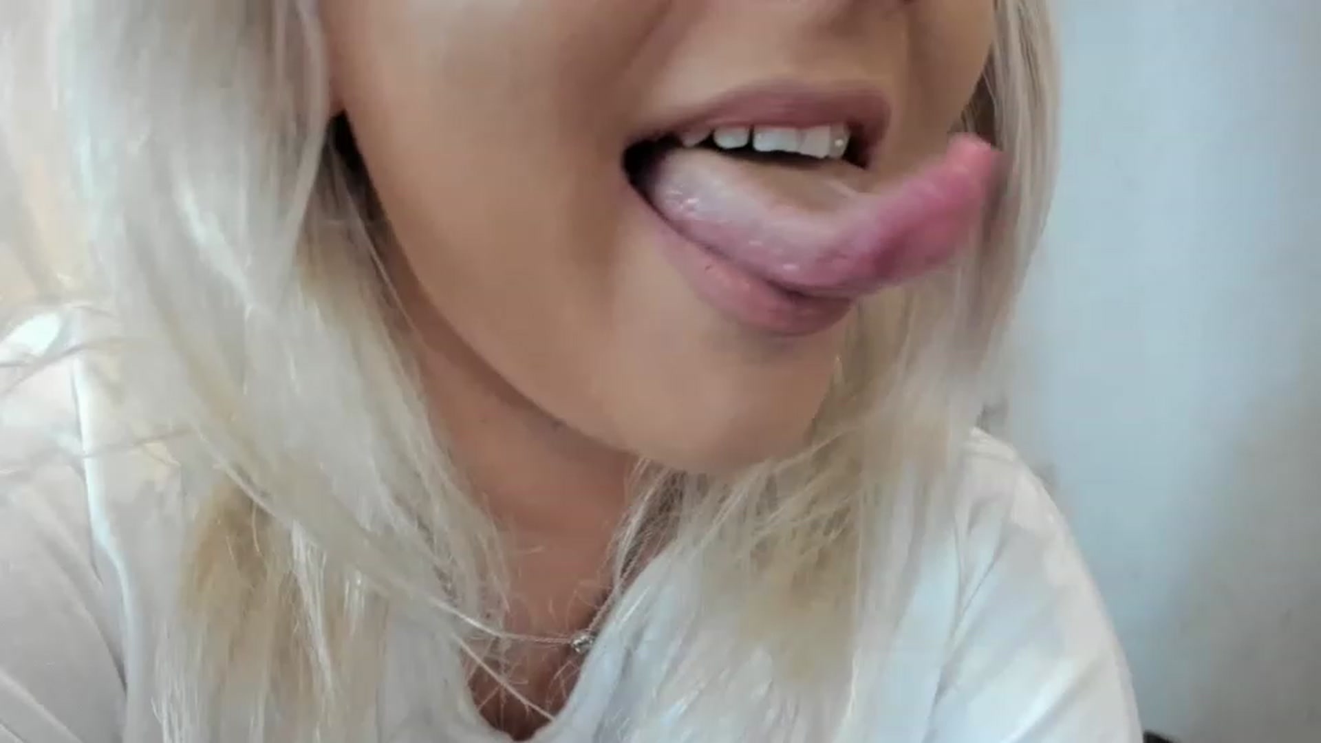 Gallery image thumbnail from LilithTongue_'s myfreecams stream on, 06/03/2023, 13:27 image 9 of 20