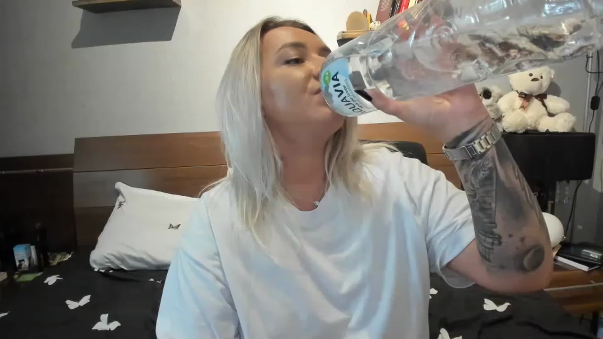 Gallery image thumbnail from LilithTongue_'s myfreecams stream on, 06/05/2023, 14:15 image 17 of 20