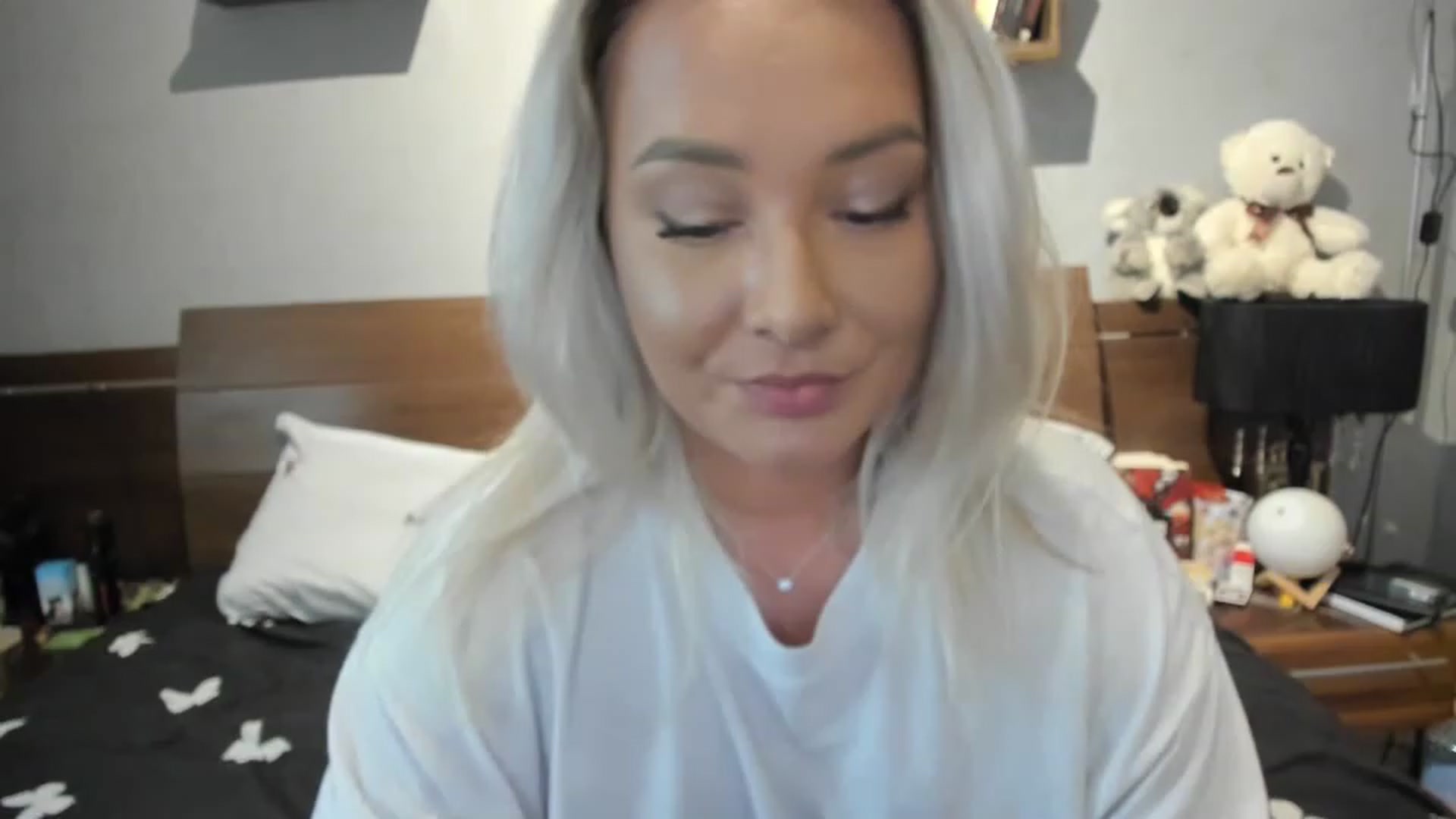 Gallery image thumbnail from LilithTongue_'s myfreecams stream on, 06/05/2023, 14:15 image 6 of 20