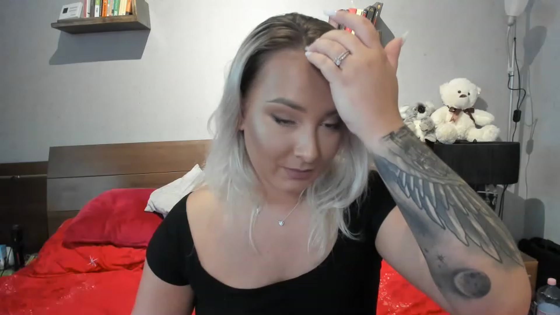 Gallery image thumbnail from LilithTongue_'s myfreecams stream on, 06/17/2023, 12:47 image 3 of 20