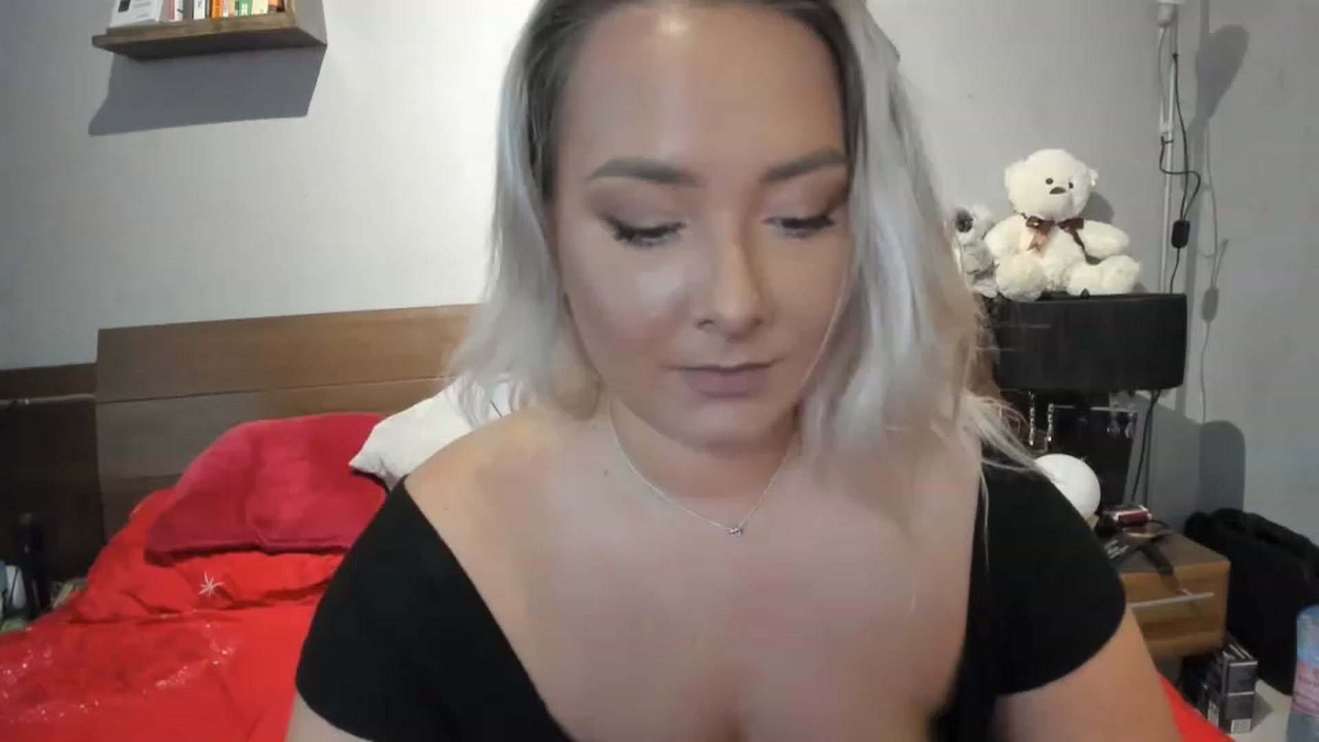 Gallery image thumbnail from LilithTongue_'s myfreecams stream on, 06/17/2023, 14:20 image 8 of 20