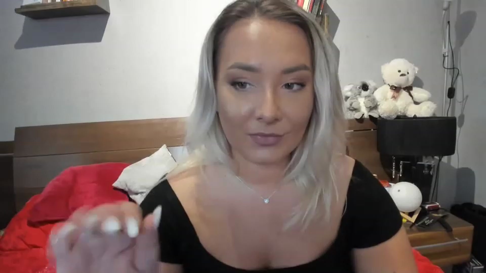 Gallery image thumbnail from LilithTongue_'s myfreecams stream on, 06/17/2023, 14:20 image 17 of 20