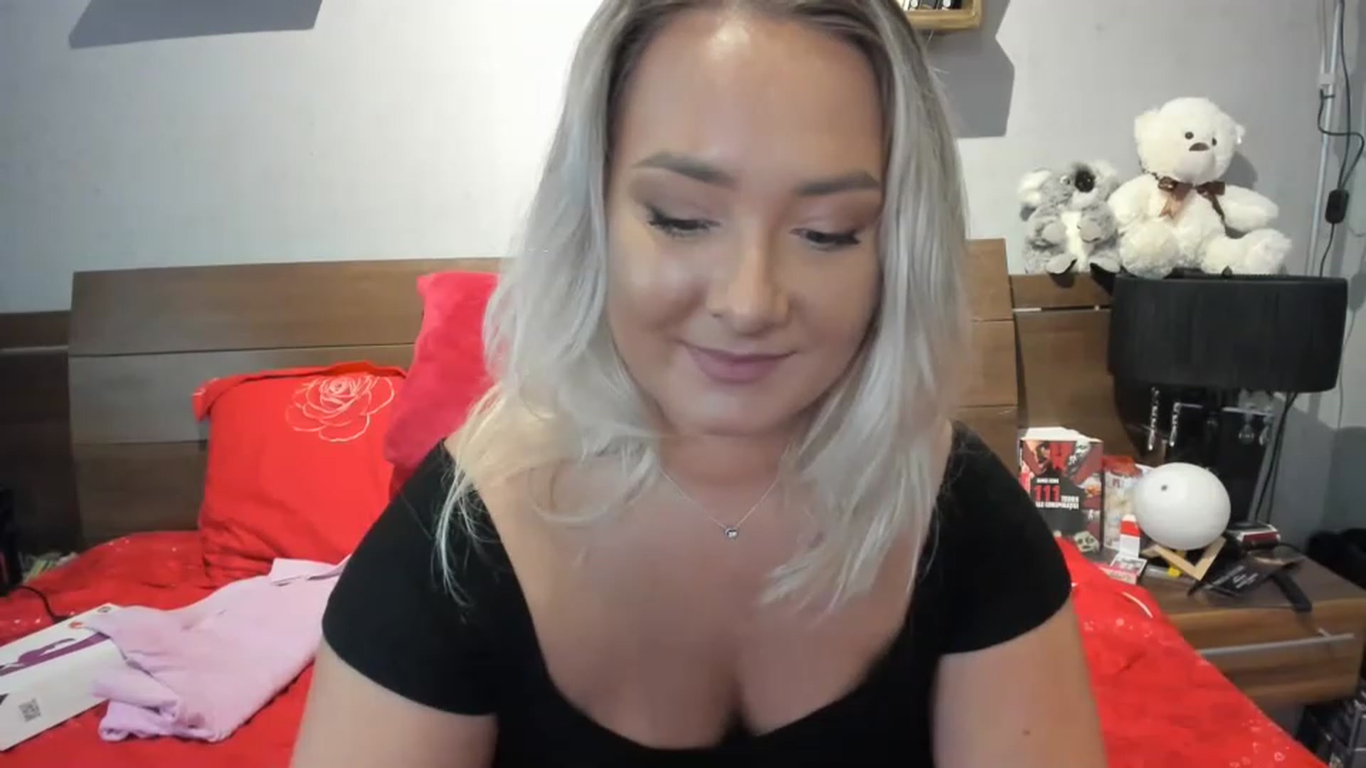 Gallery image thumbnail from LilithTongue_'s myfreecams stream on, 06/17/2023, 15:15 image 19 of 20