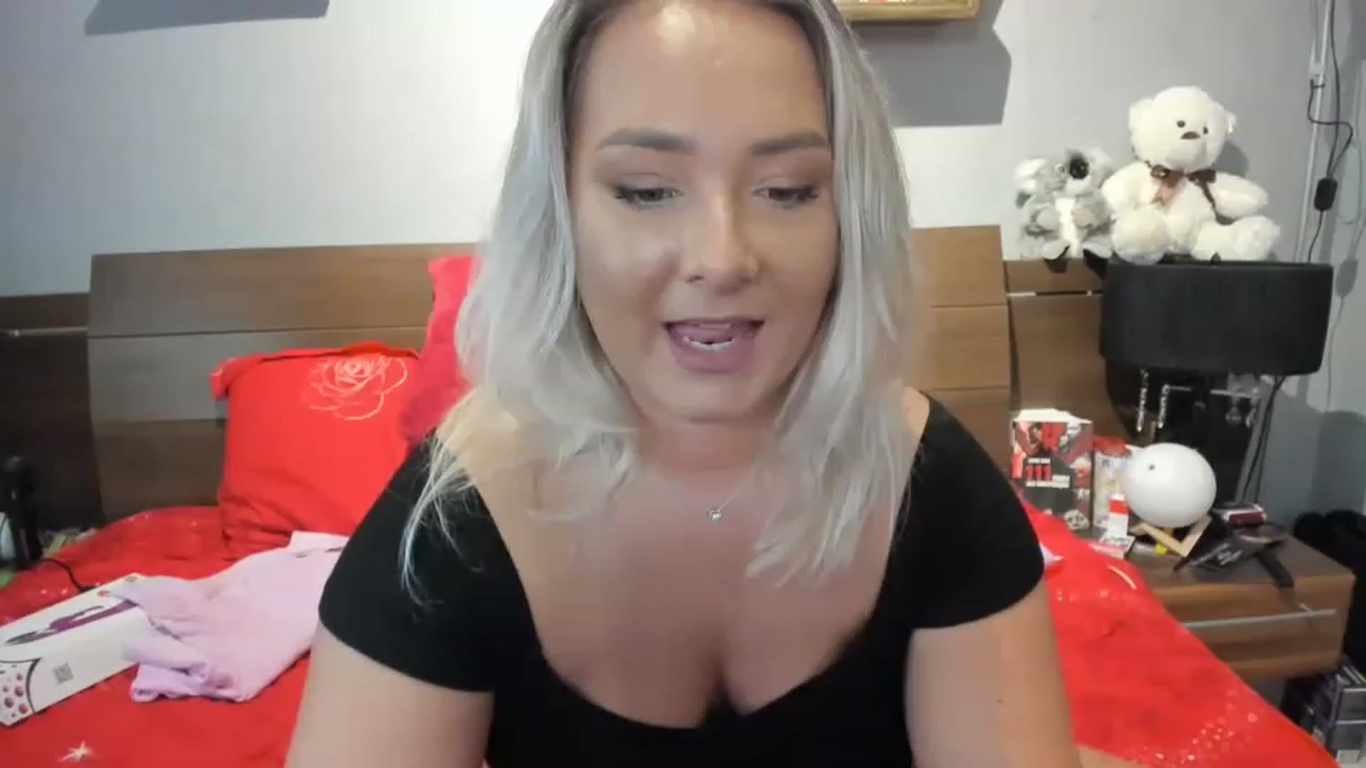 Gallery image thumbnail from LilithTongue_'s myfreecams stream on, 06/17/2023, 15:15 image 18 of 20