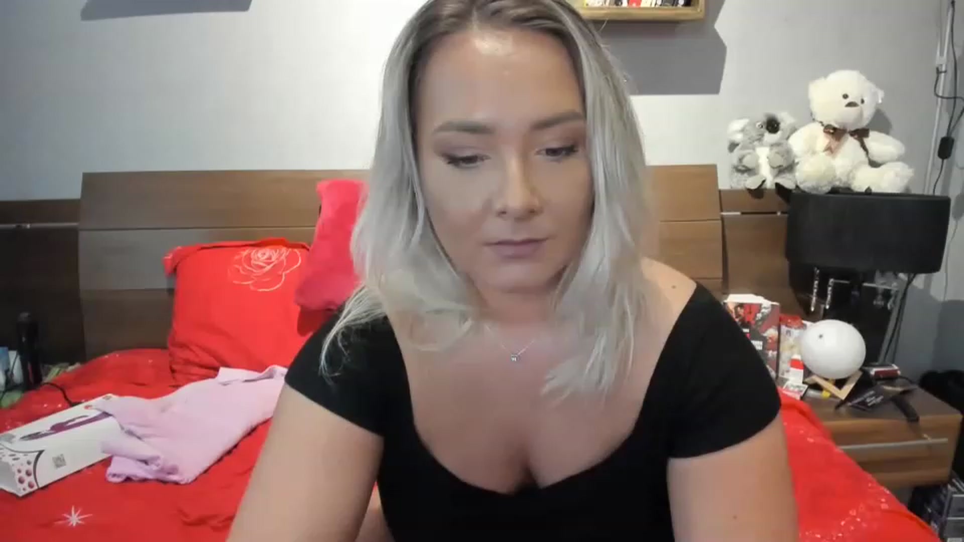 Gallery image thumbnail from LilithTongue_'s myfreecams stream on, 06/17/2023, 15:15 image 14 of 20