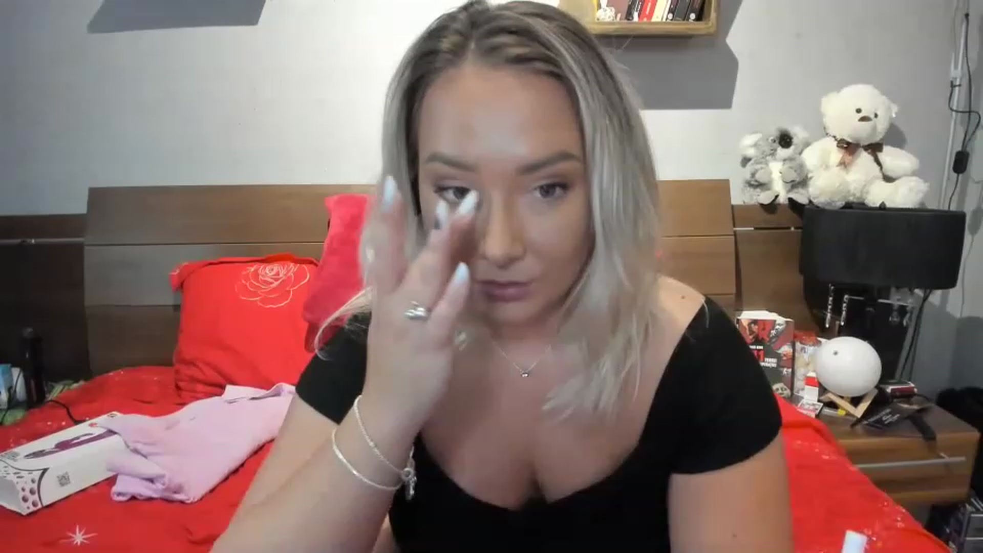Gallery image thumbnail from LilithTongue_'s myfreecams stream on, 06/17/2023, 15:15 image 13 of 20