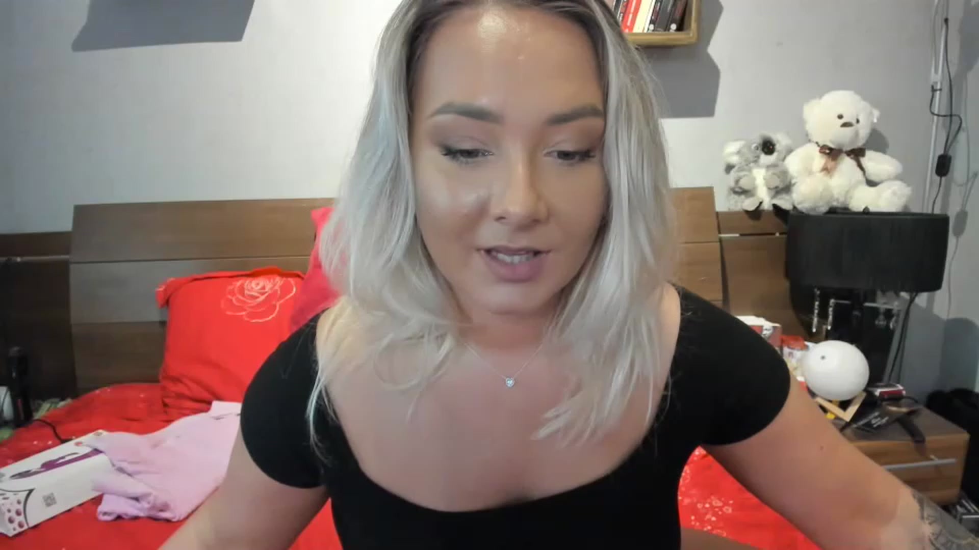 Gallery image thumbnail from LilithTongue_'s myfreecams stream on, 06/17/2023, 15:15 image 15 of 20