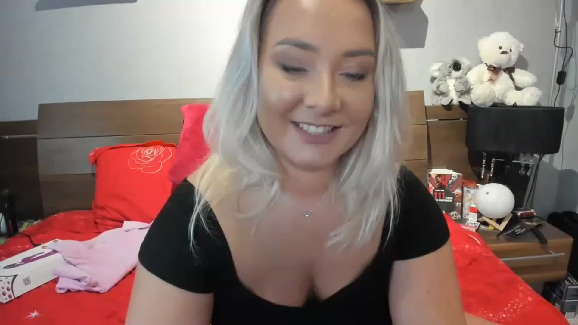 Gallery image thumbnail from LilithTongue_'s myfreecams stream on, 06/17/2023, 15:15 image 16 of 20