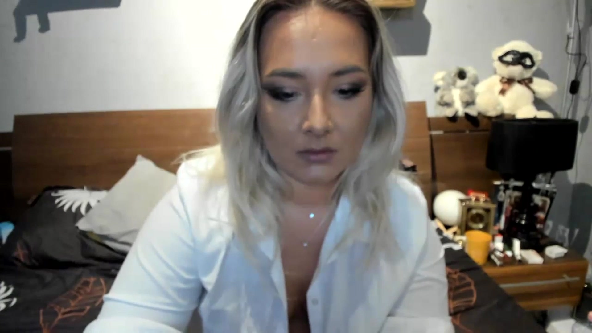 Gallery image thumbnail from LilithTongue_'s myfreecams stream on, 07/21/2023, 14:35 image 13 of 20