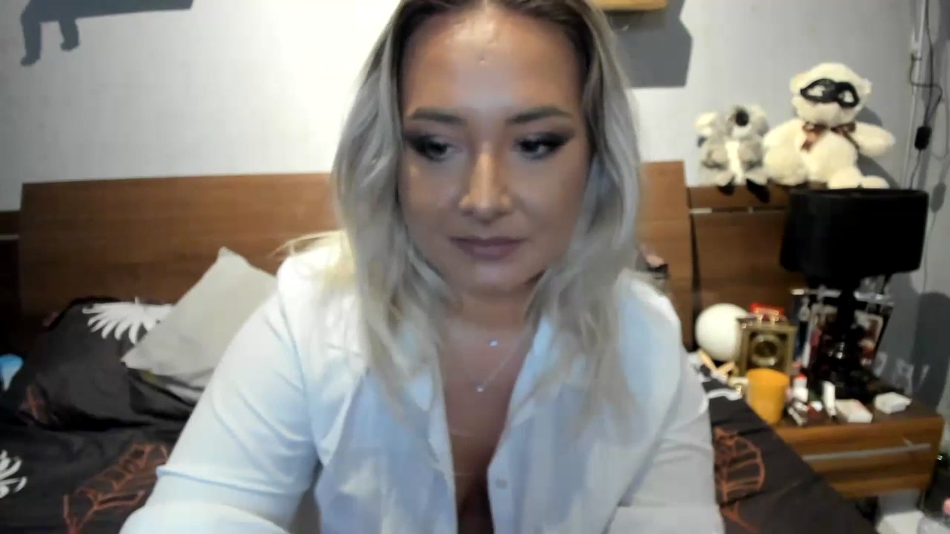 Gallery image thumbnail from LilithTongue_'s myfreecams stream on, 07/21/2023, 14:35 image 12 of 20