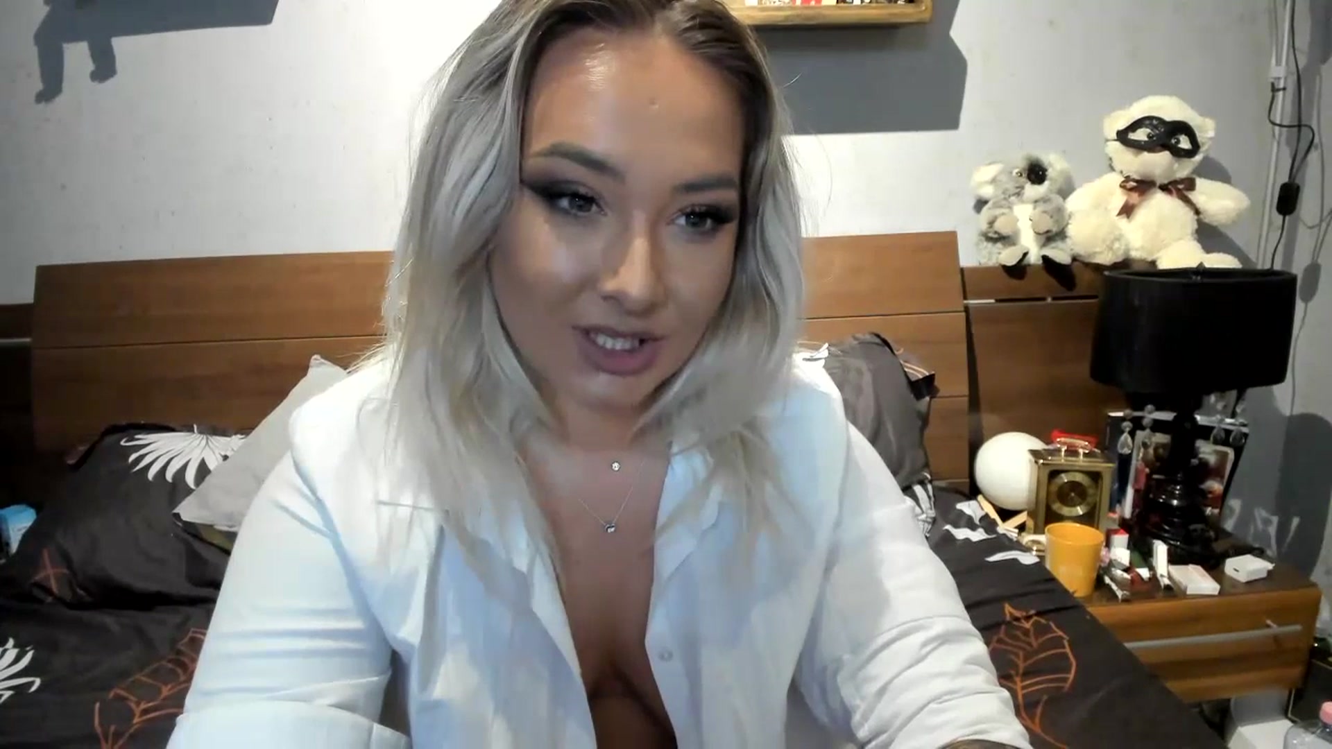 Gallery image thumbnail from LilithTongue_'s myfreecams stream on, 07/21/2023, 14:35 image 4 of 20
