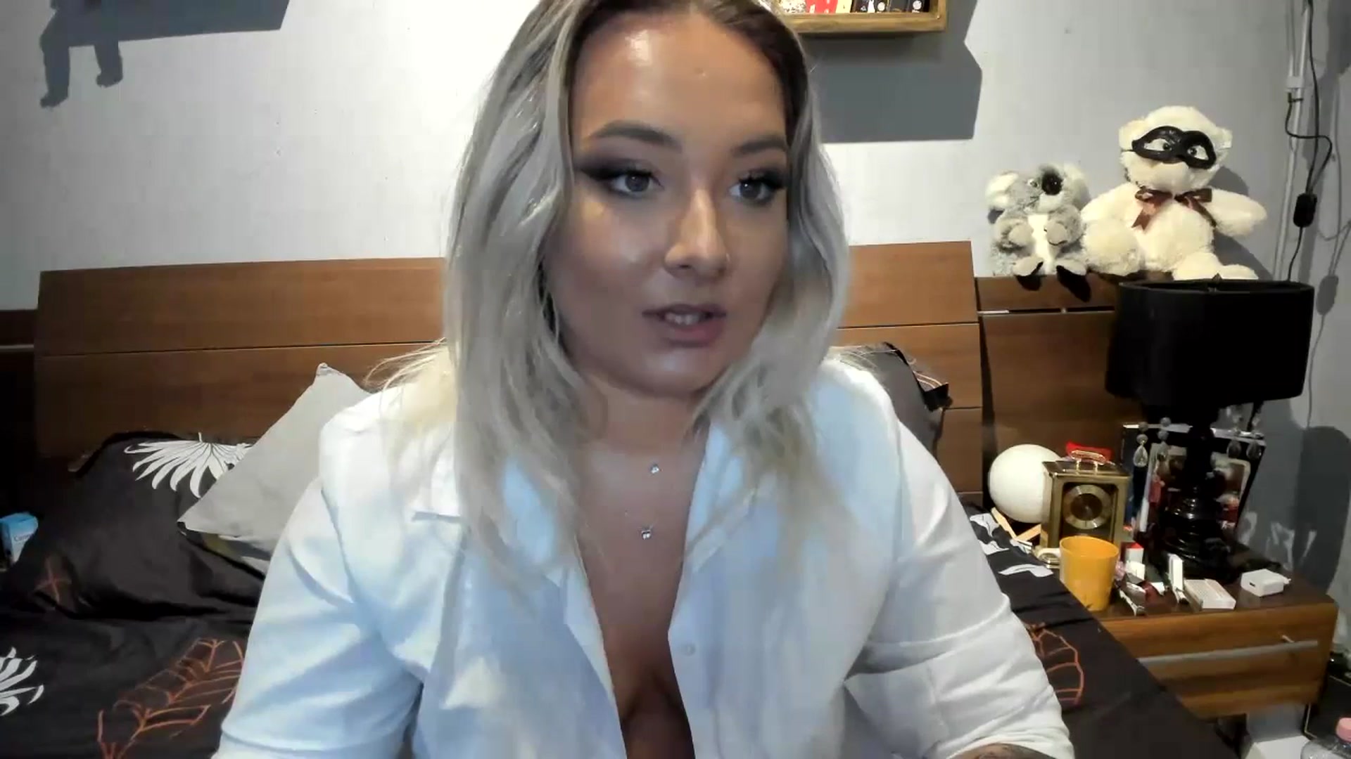 Gallery image thumbnail from LilithTongue_'s myfreecams stream on, 07/21/2023, 14:35 image 16 of 20