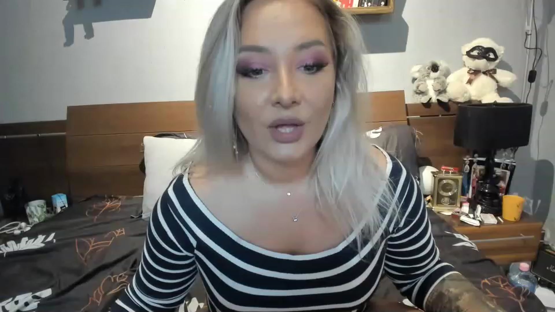 Gallery image thumbnail from LilithTongue_'s myfreecams stream on, 07/22/2023, 12:13 image 19 of 20