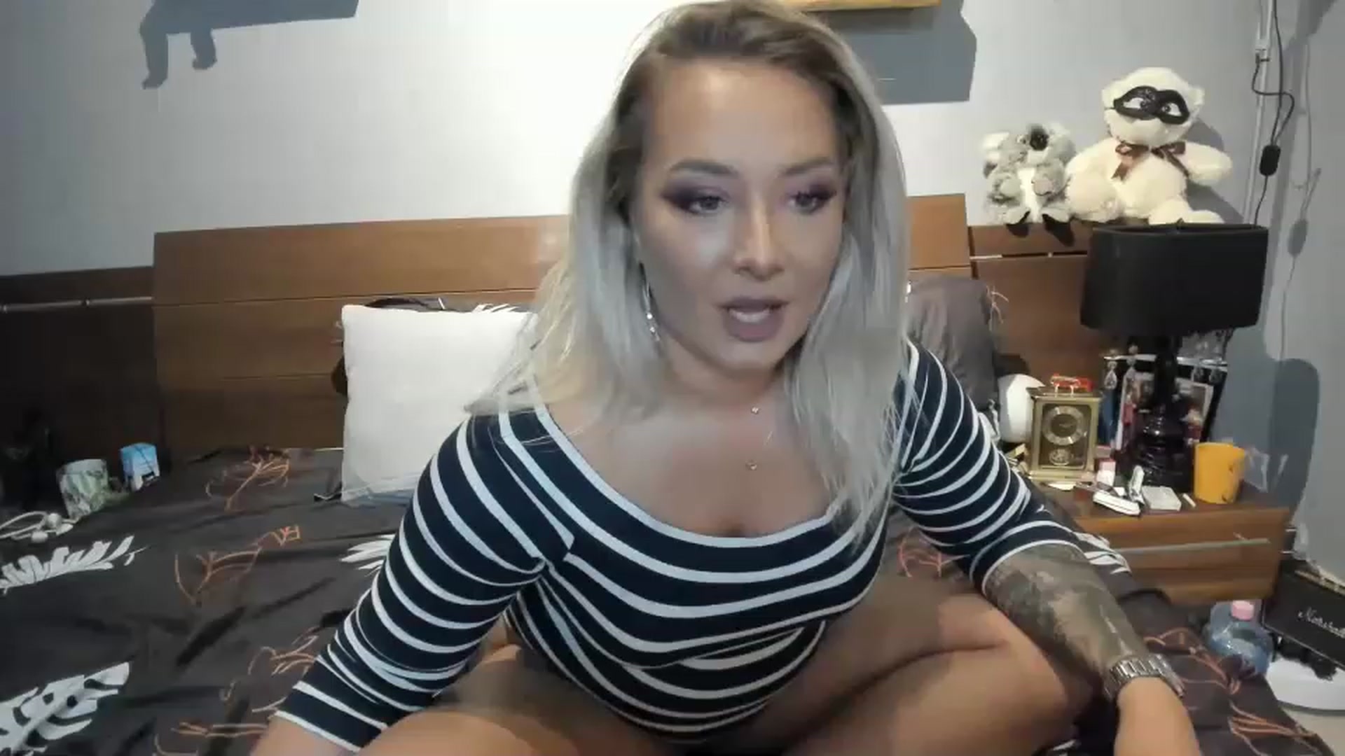 Gallery image thumbnail from LilithTongue_'s myfreecams stream on, 07/22/2023, 12:13 image 18 of 20