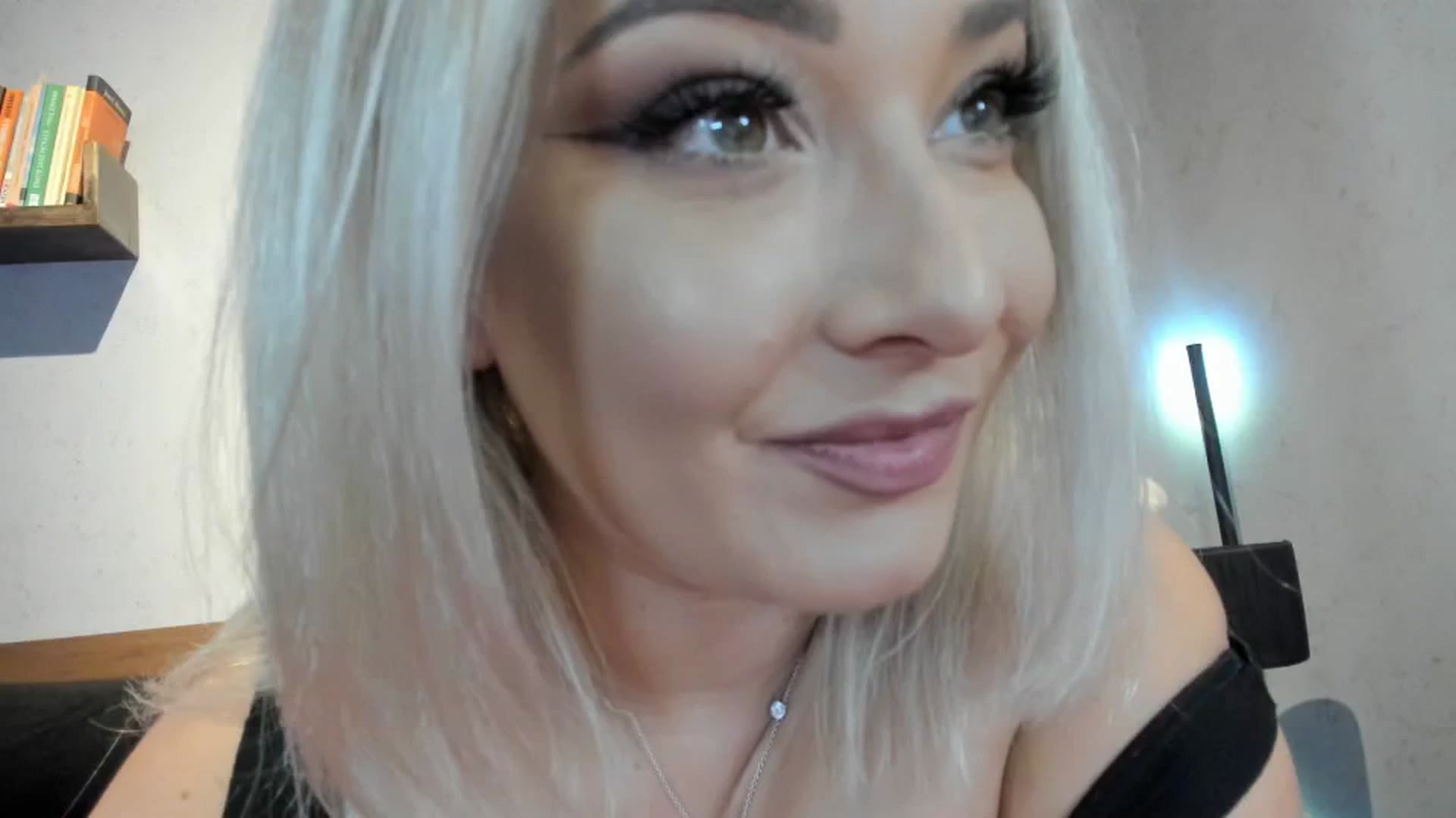 Gallery image thumbnail from LilithTongue_'s myfreecams stream on, 09/12/2023, 16:17 image 5 of 20