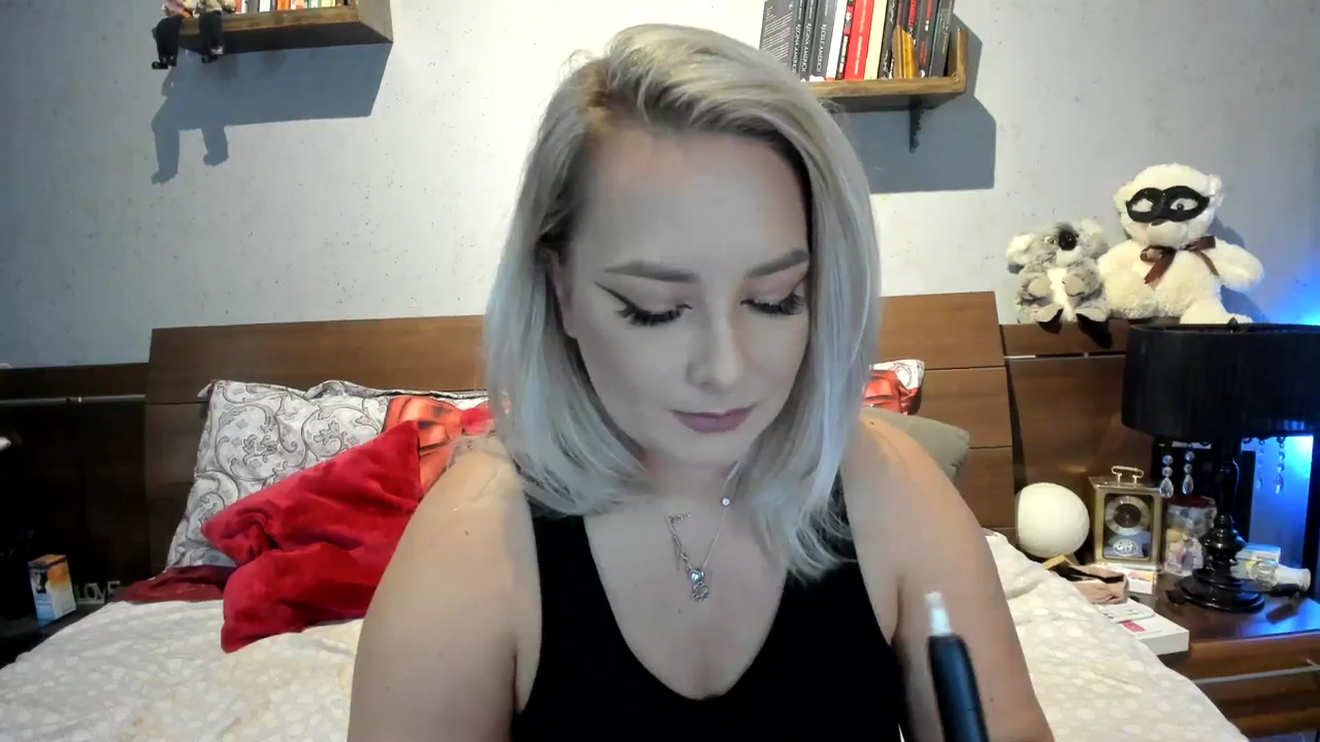 Gallery image thumbnail from LilithTongue_'s myfreecams stream on, 09/25/2023, 11:46 image 16 of 20