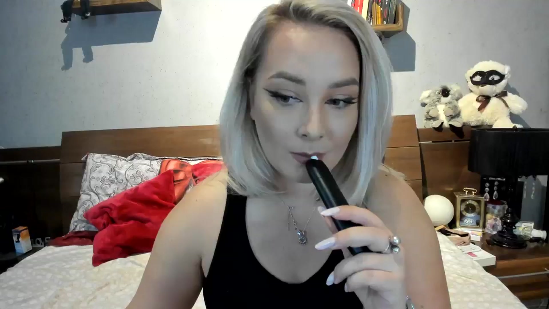 Gallery image thumbnail from LilithTongue_'s myfreecams stream on, 09/25/2023, 11:46 image 15 of 20