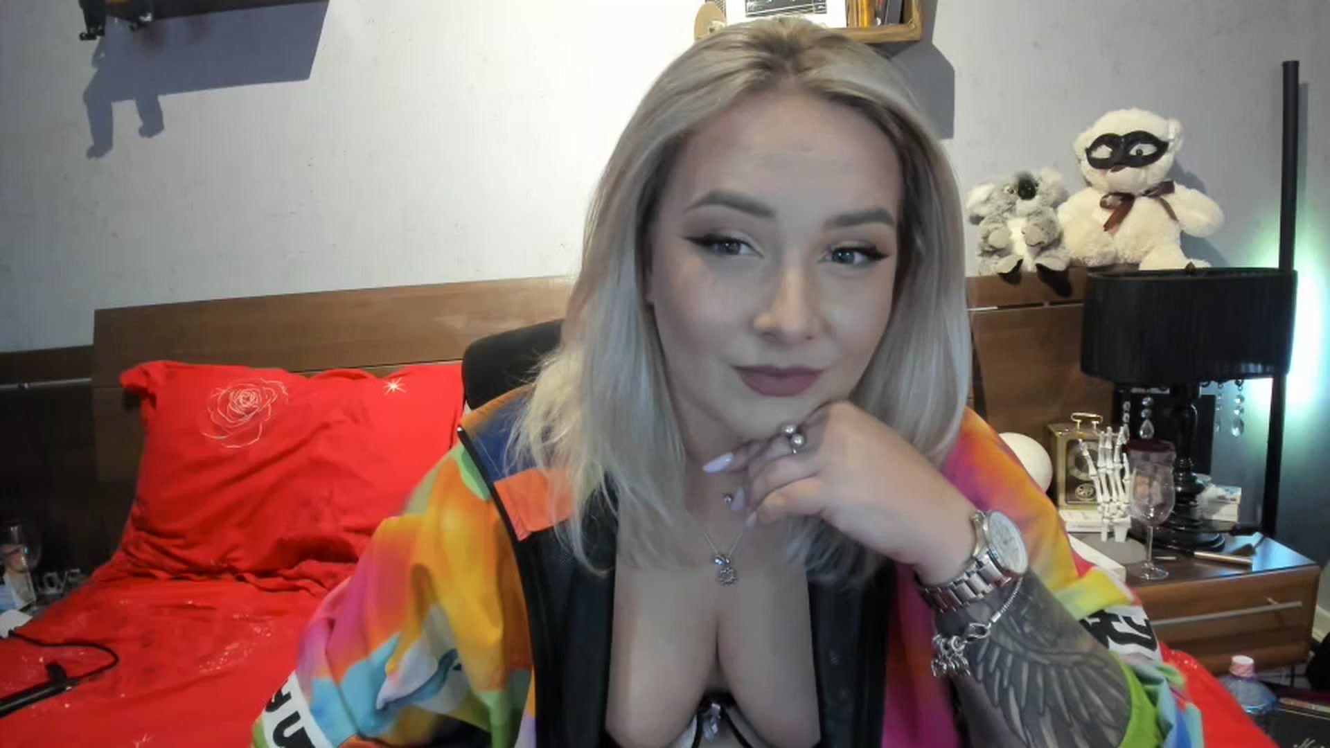 Gallery image thumbnail from LilithTongue_'s myfreecams stream on, 10/07/2023, 13:52 image 10 of 20