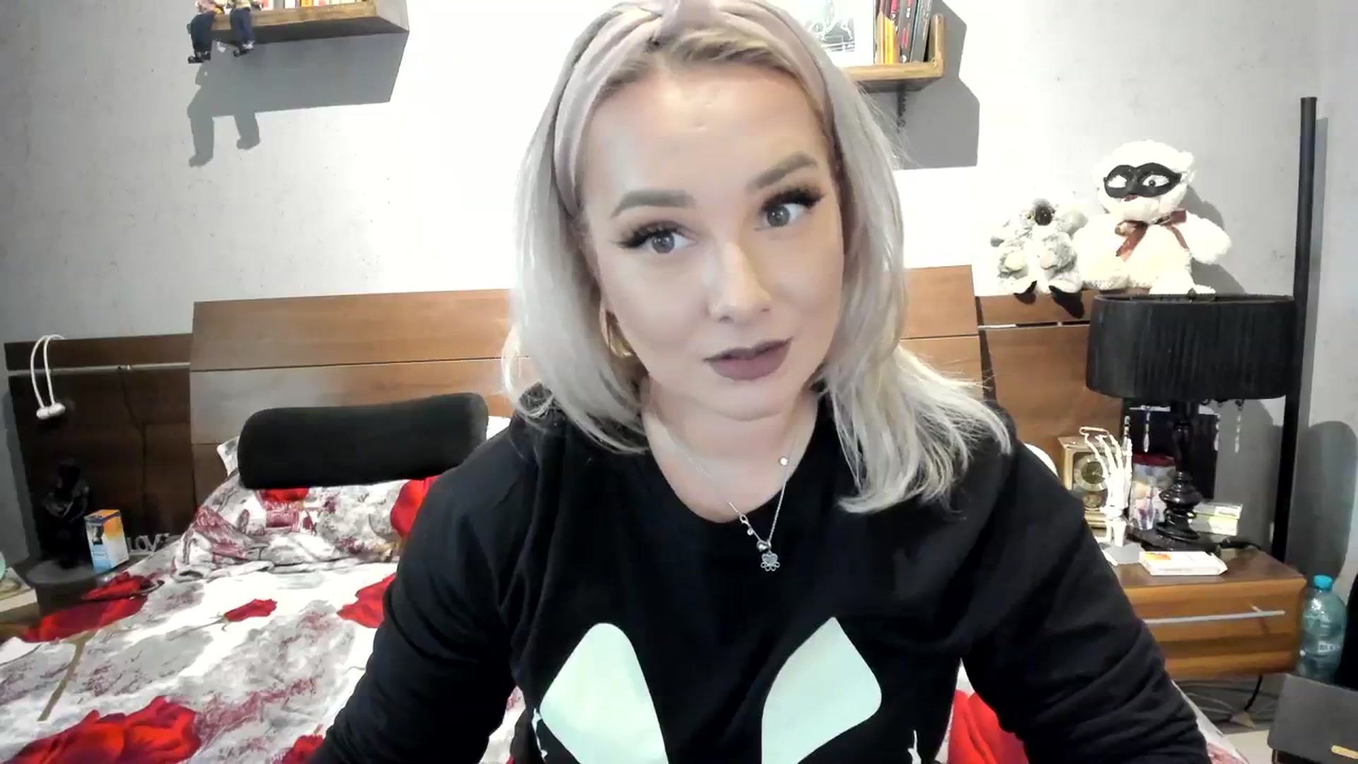 Gallery image thumbnail from LilithTongue_'s myfreecams stream on, 10/12/2023, 14:21 image 16 of 20
