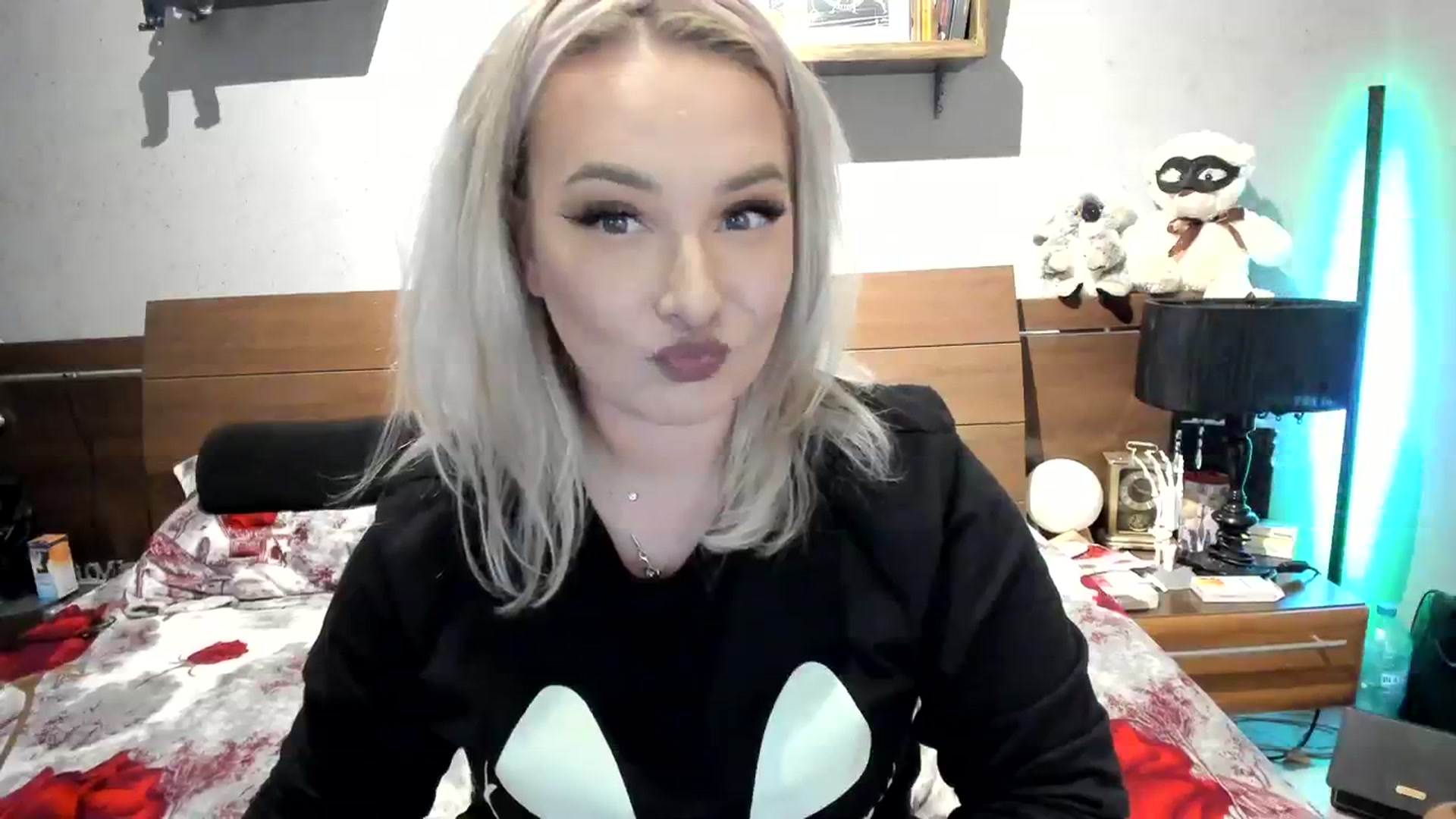 Gallery image thumbnail from LilithTongue_'s myfreecams stream on, 10/12/2023, 14:21 image 4 of 20
