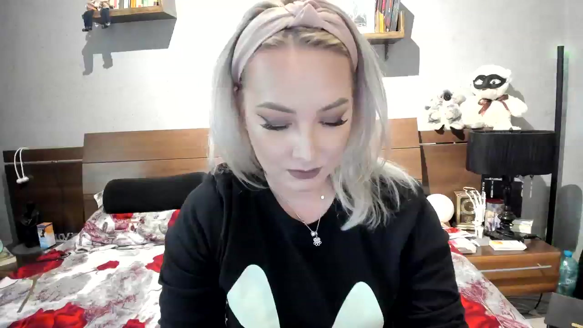 Gallery image thumbnail from LilithTongue_'s myfreecams stream on, 10/12/2023, 14:21 image 15 of 20
