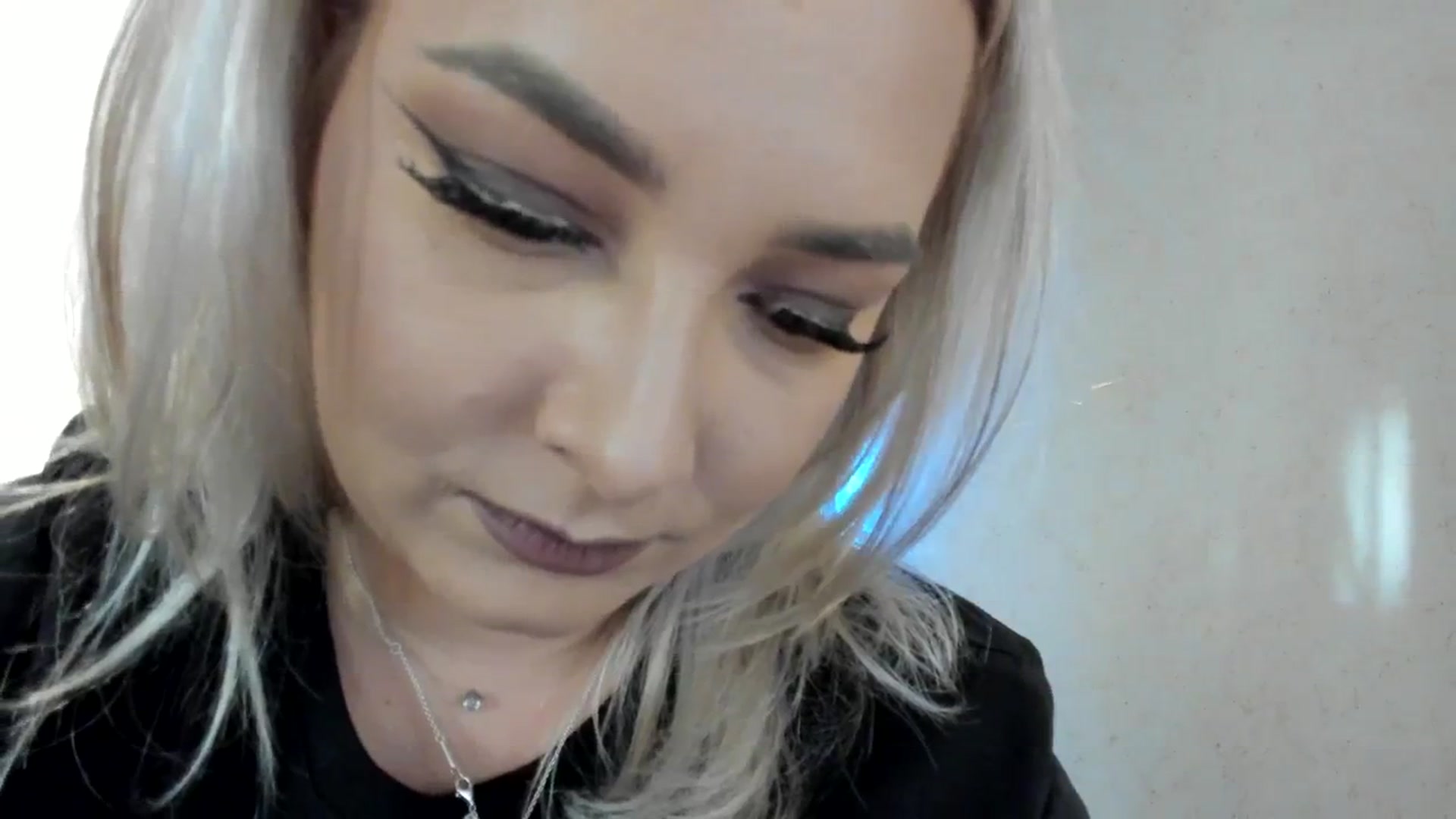 Gallery image thumbnail from LilithTongue_'s myfreecams stream on, 10/12/2023, 14:21 image 18 of 20
