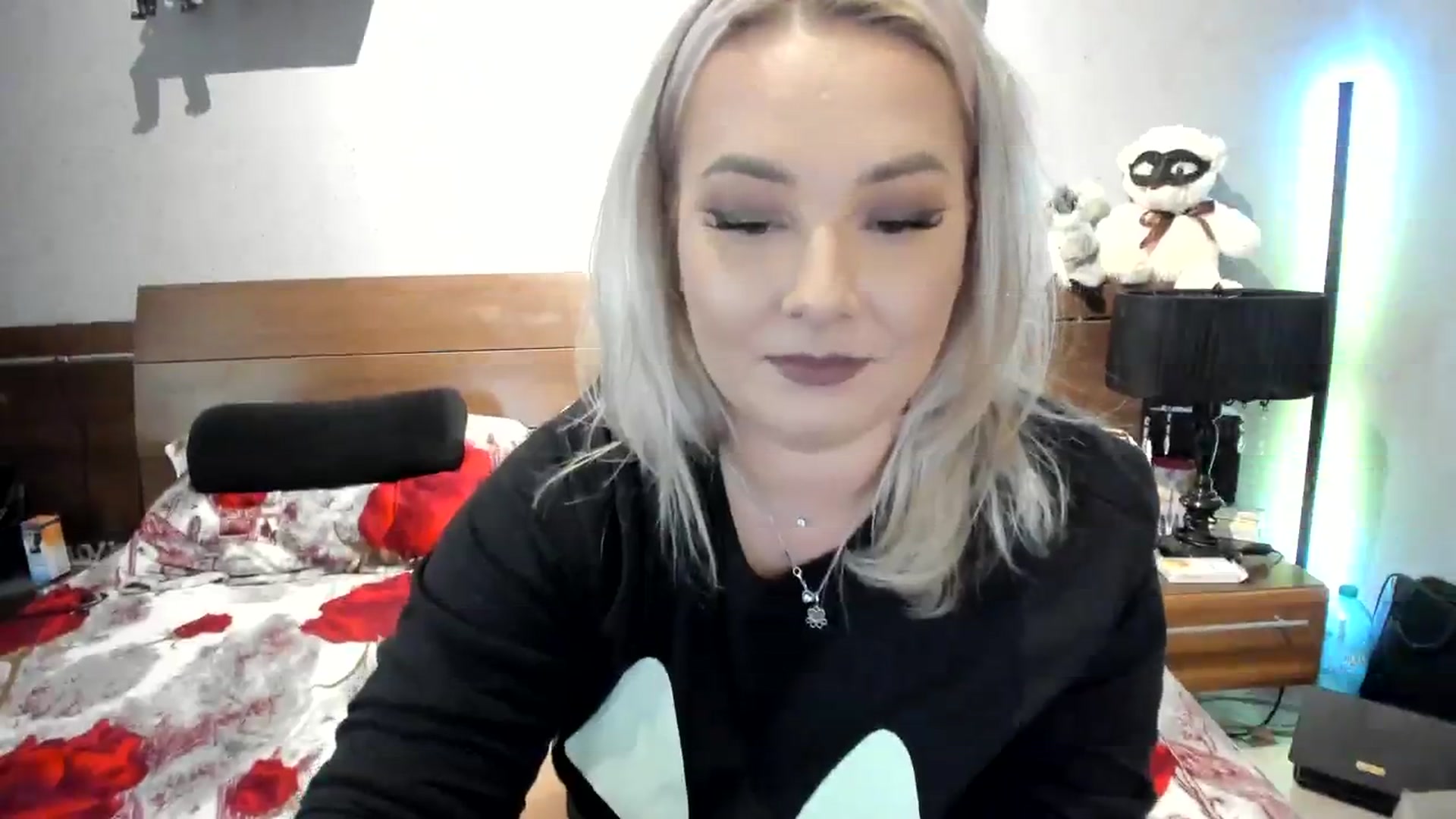 Gallery image thumbnail from LilithTongue_'s myfreecams stream on, 10/12/2023, 14:21 image 19 of 20