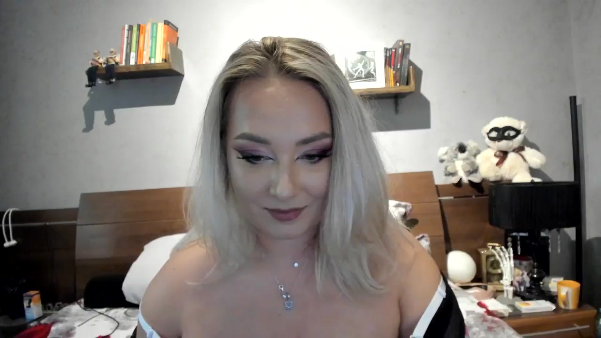 Gallery image thumbnail from LilithTongue_'s myfreecams stream on, 10/13/2023, 14:04 image 19 of 20