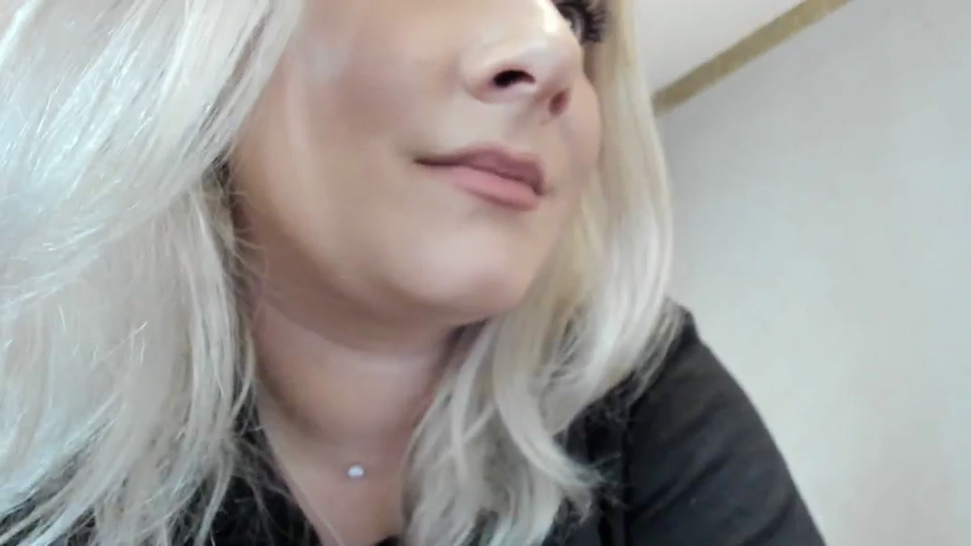 Gallery image thumbnail from LilithTongue_'s myfreecams stream on, 10/19/2023, 13:01 image 5 of 20