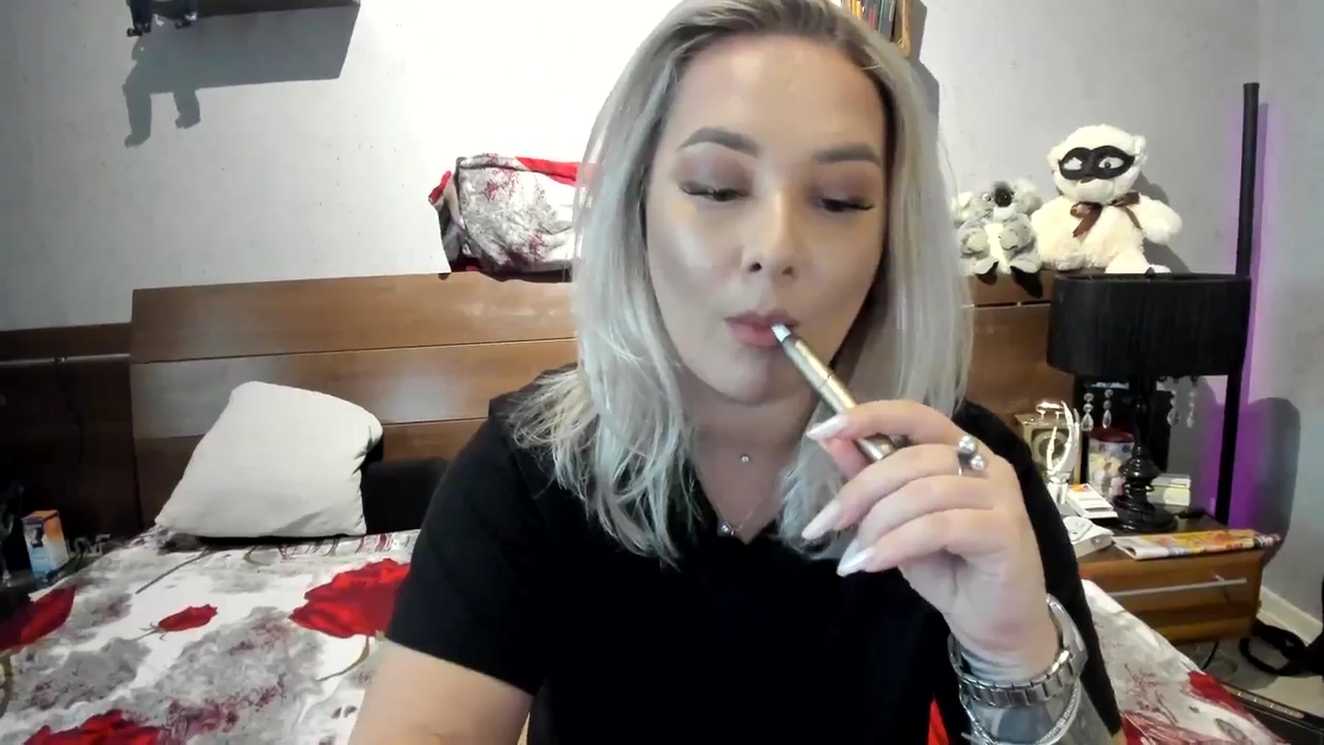 Gallery image thumbnail from LilithTongue_'s myfreecams stream on, 10/19/2023, 13:01 image 17 of 20
