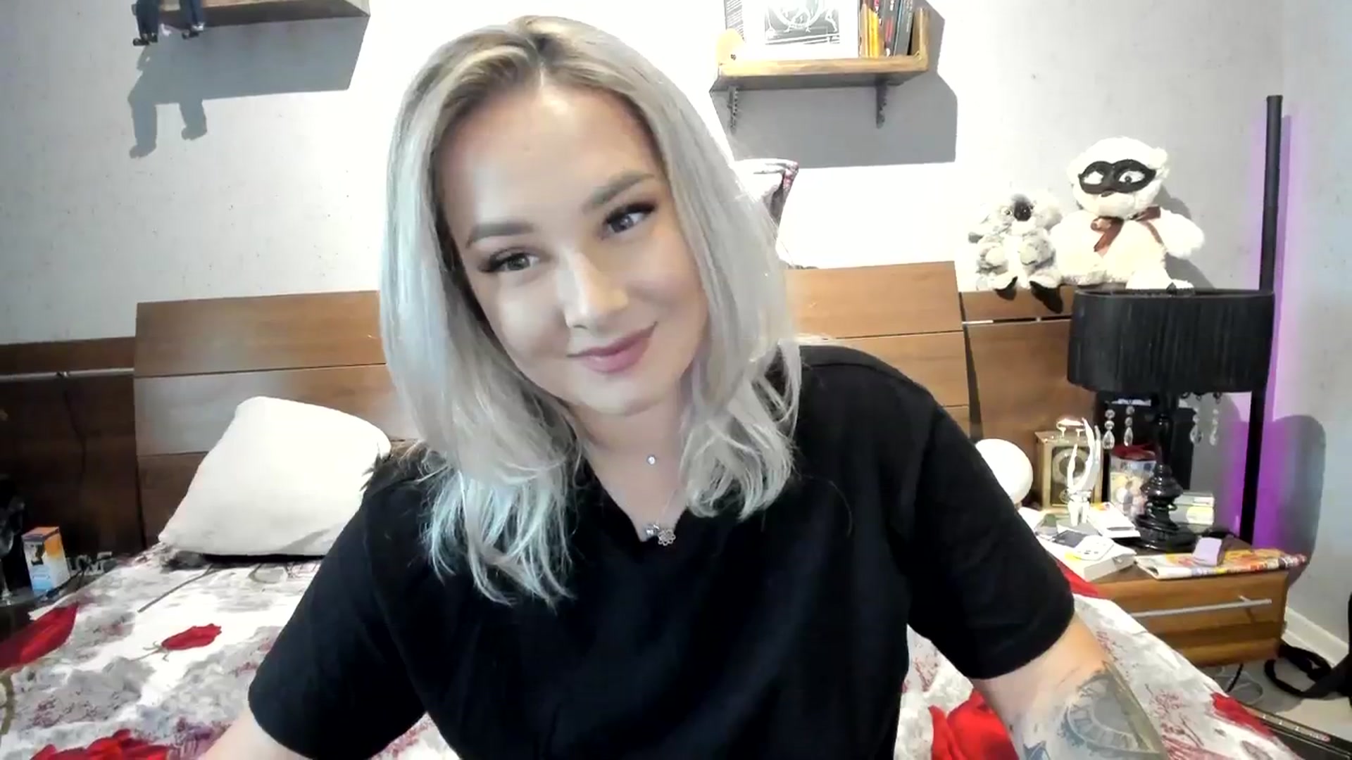 Gallery image thumbnail from LilithTongue_'s myfreecams stream on, 10/19/2023, 13:01 image 14 of 20
