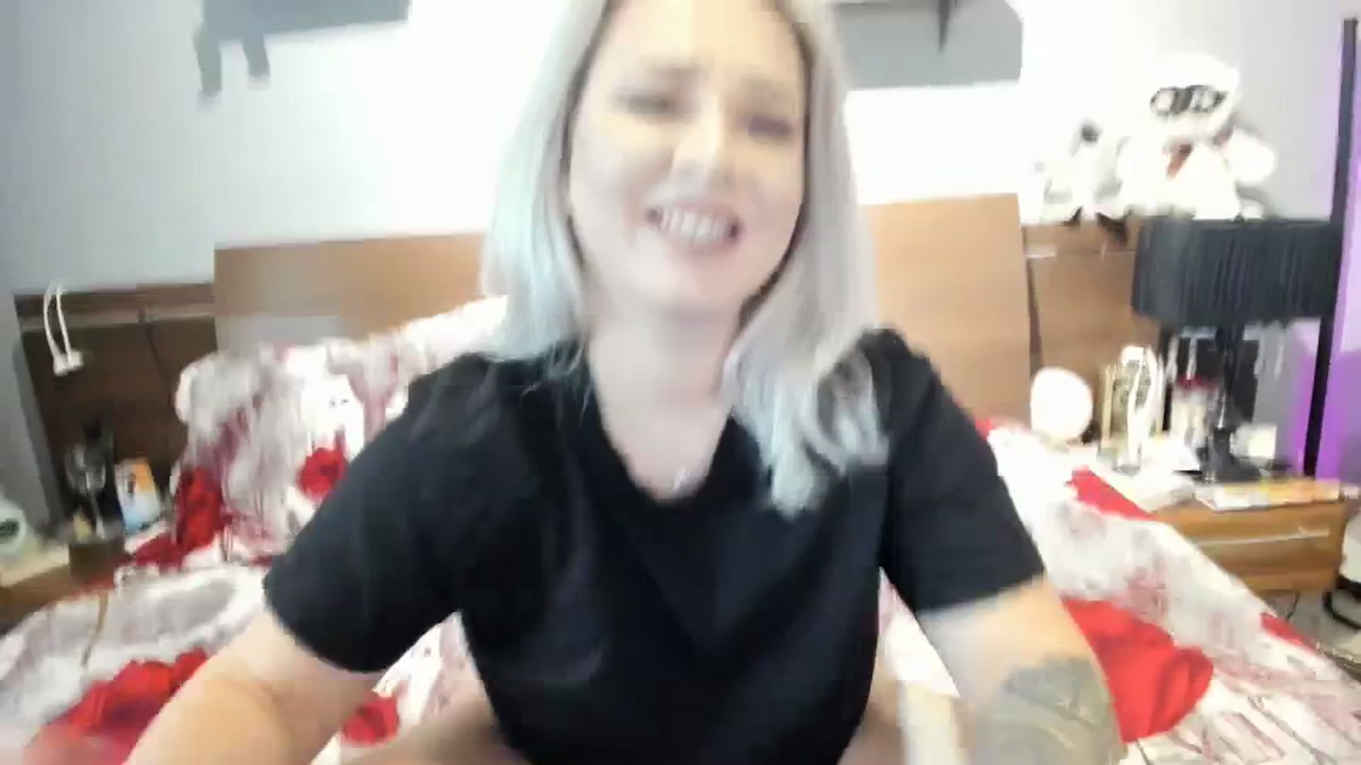 Gallery image thumbnail from LilithTongue_'s myfreecams stream on, 10/19/2023, 13:47 image 6 of 20