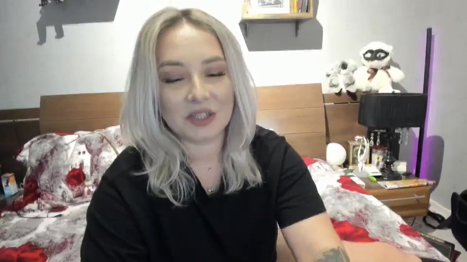 Gallery image thumbnail from LilithTongue_'s myfreecams stream on, 10/19/2023, 15:20 image 14 of 20