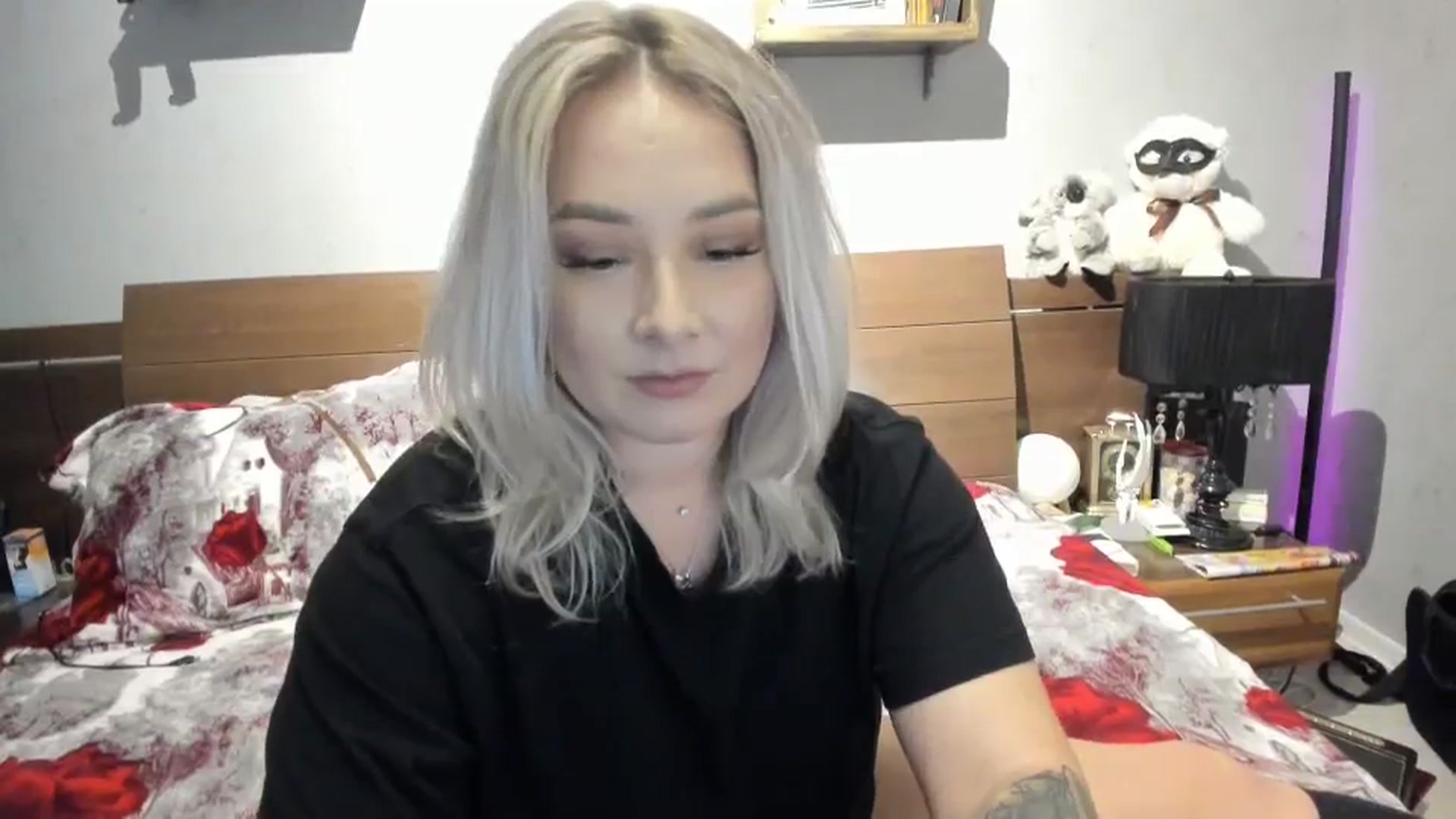 Gallery image thumbnail from LilithTongue_'s myfreecams stream on, 10/19/2023, 15:20 image 13 of 20
