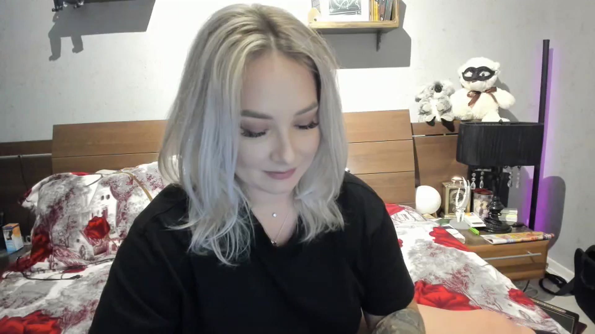 Gallery image thumbnail from LilithTongue_'s myfreecams stream on, 10/19/2023, 15:20 image 11 of 20