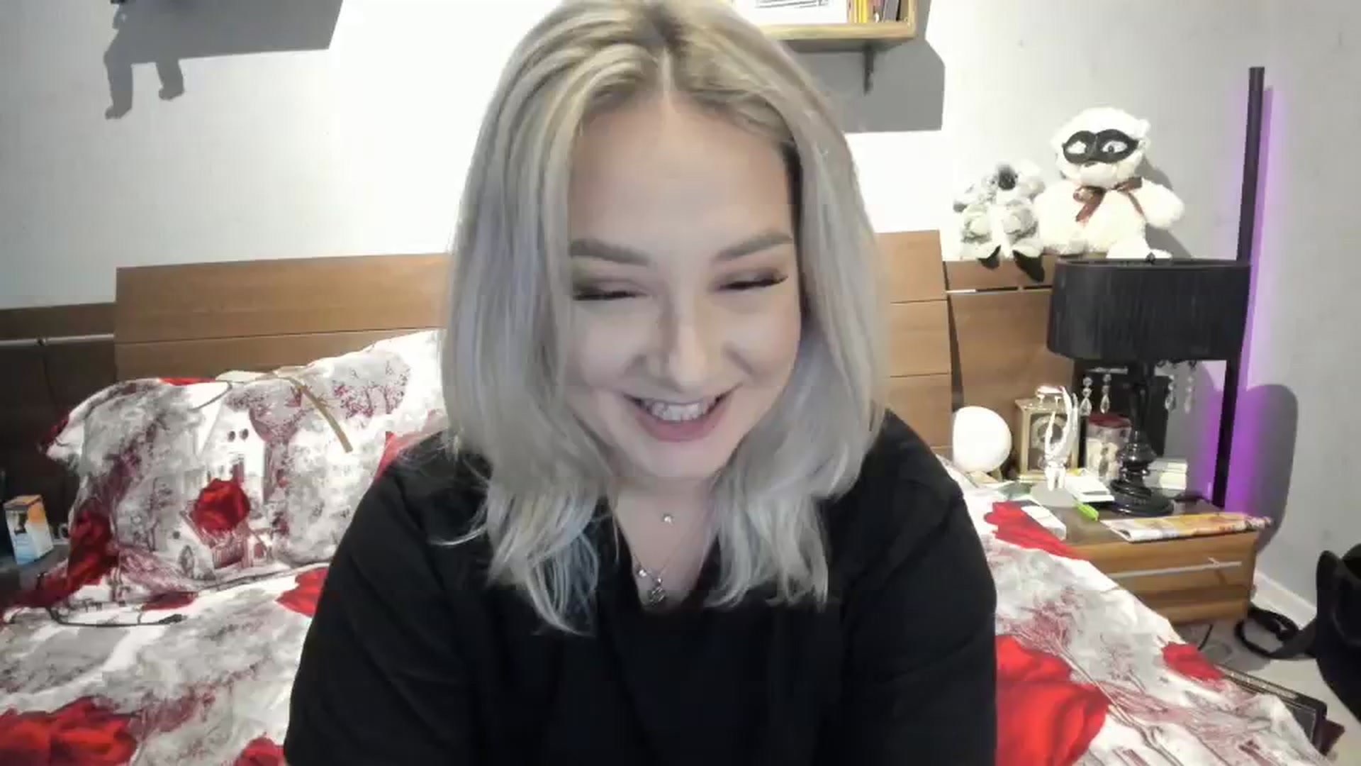 Gallery image thumbnail from LilithTongue_'s myfreecams stream on, 10/19/2023, 15:20 image 8 of 20