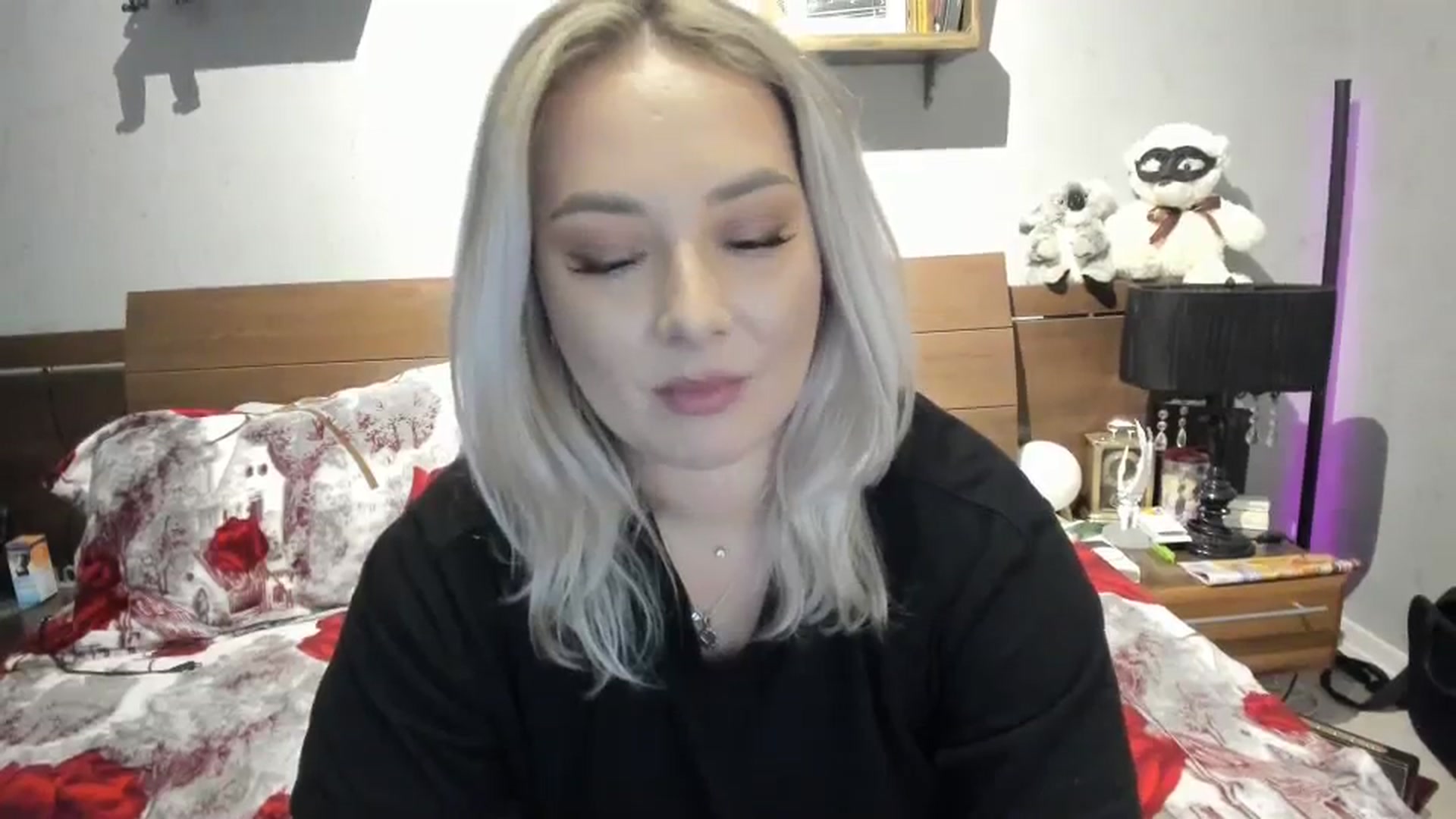 Gallery image thumbnail from LilithTongue_'s myfreecams stream on, 10/19/2023, 15:20 image 2 of 20