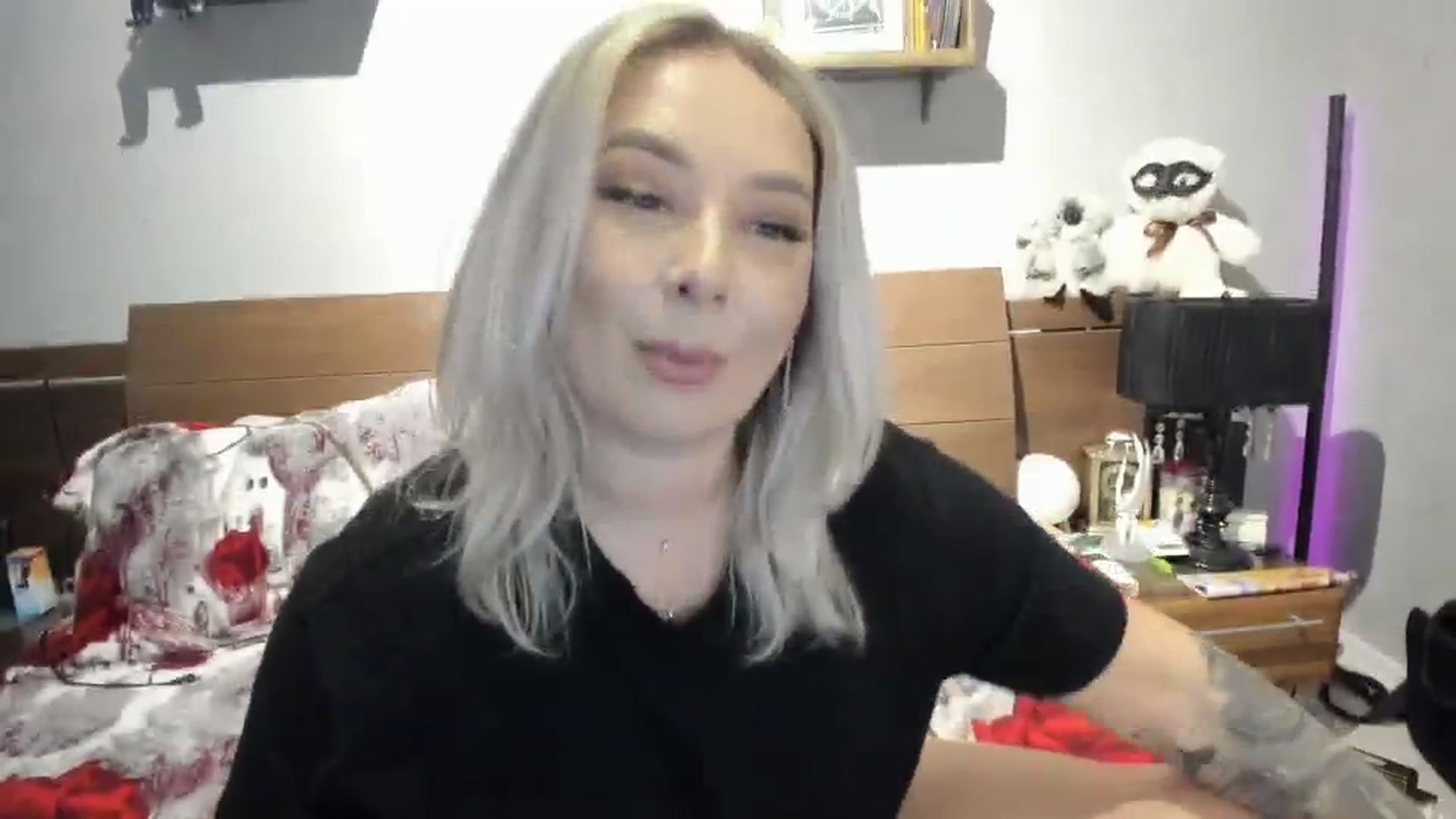 Gallery image thumbnail from LilithTongue_'s myfreecams stream on, 10/19/2023, 15:20 image 9 of 20