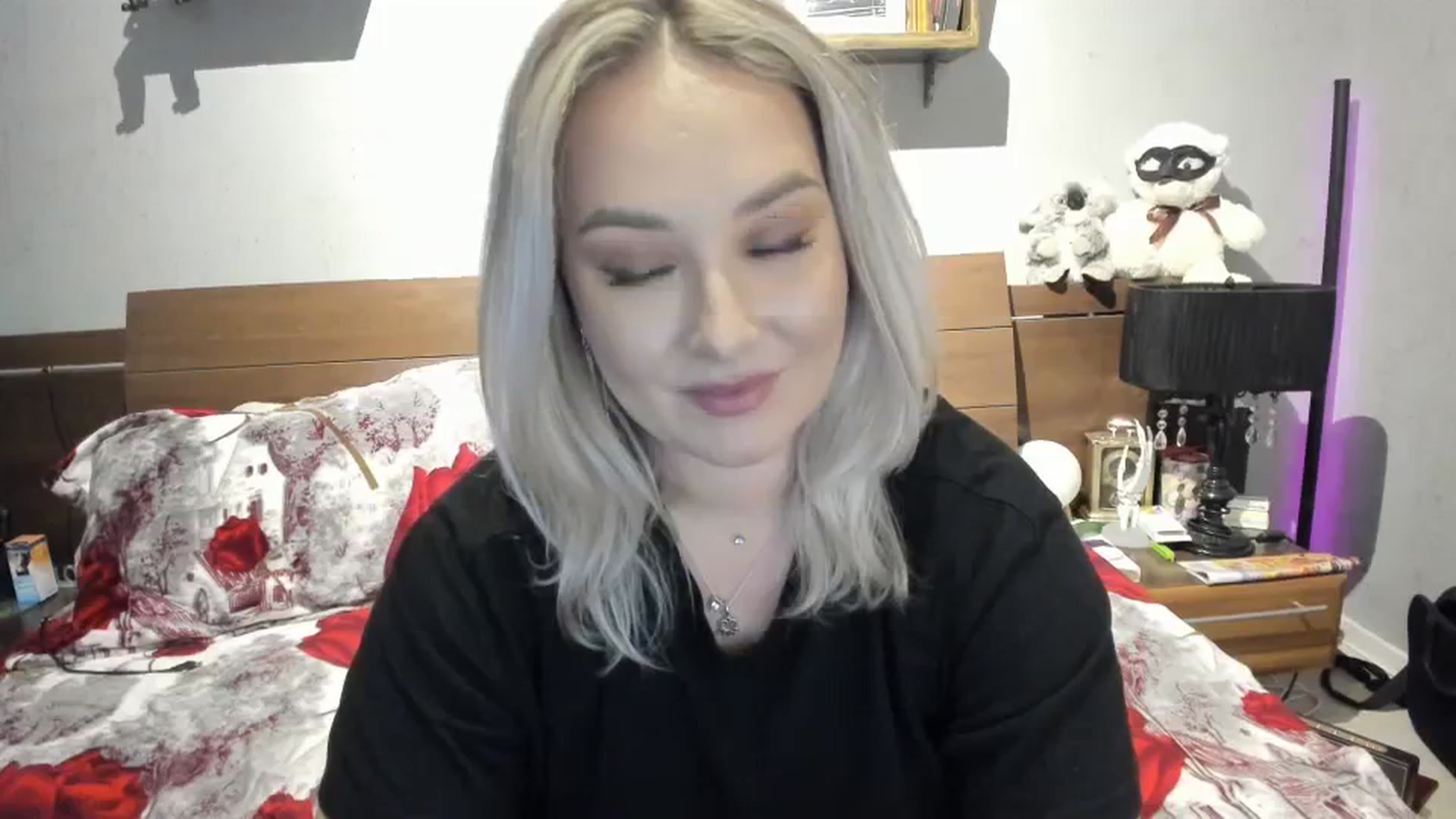 Gallery image thumbnail from LilithTongue_'s myfreecams stream on, 10/19/2023, 15:20 image 3 of 20