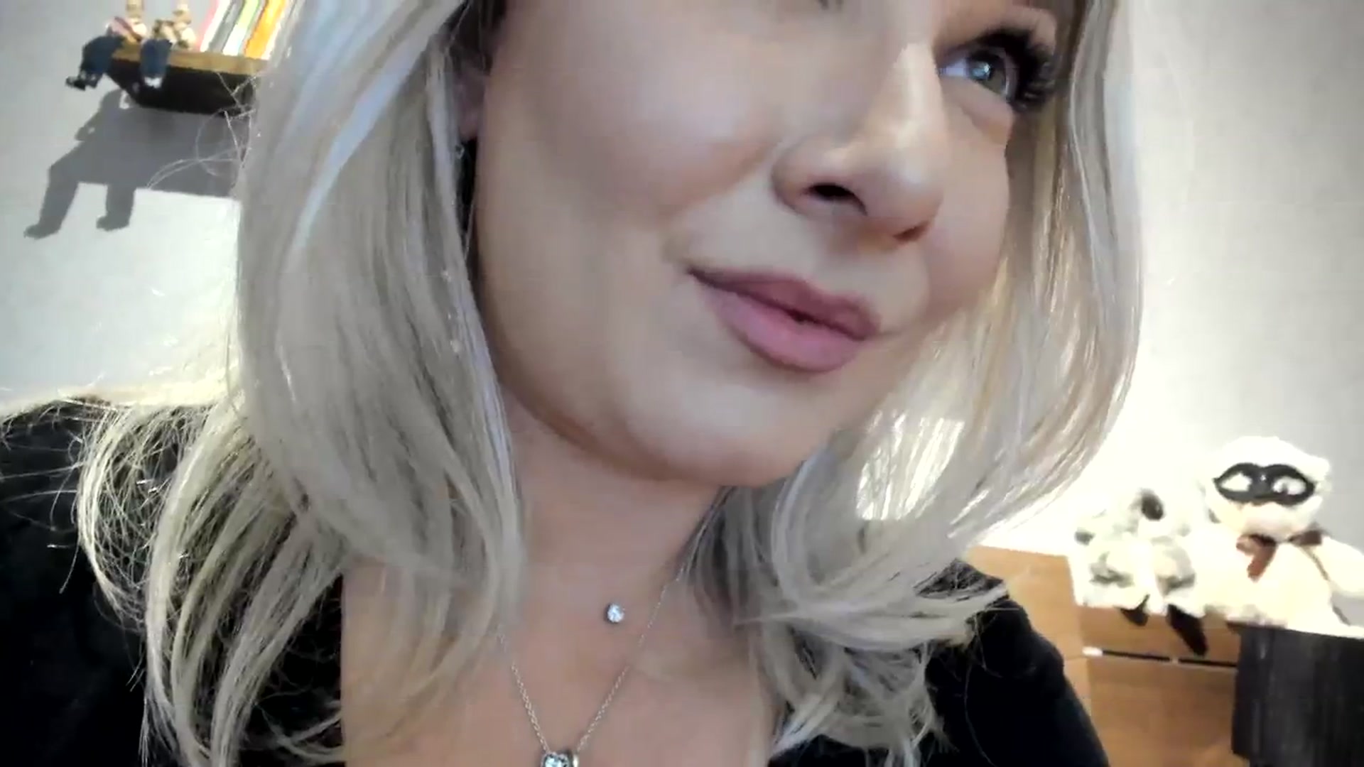 Gallery image thumbnail from LilithTongue_'s myfreecams stream on, 10/23/2023, 16:02 image 10 of 20
