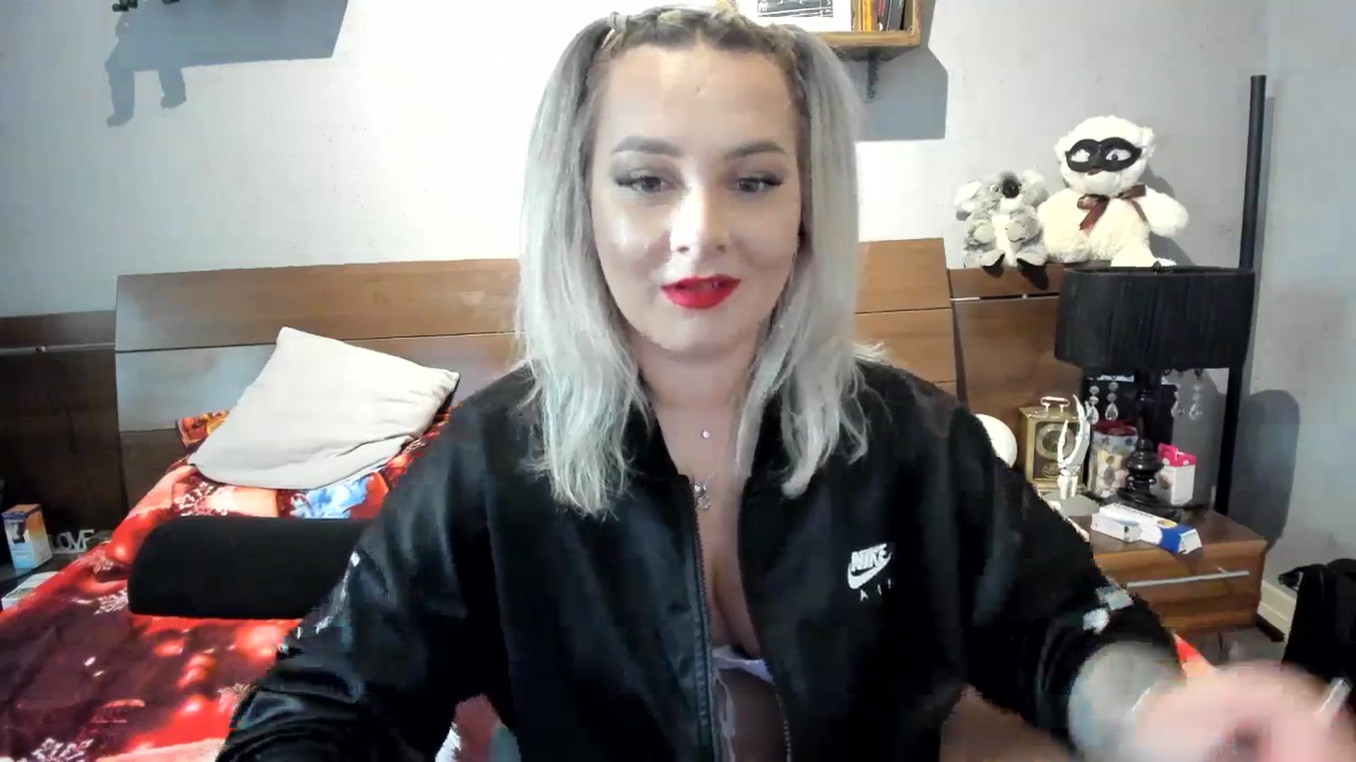 Gallery image thumbnail from LilithTongue_'s myfreecams stream on, 10/25/2023, 13:46 image 13 of 20