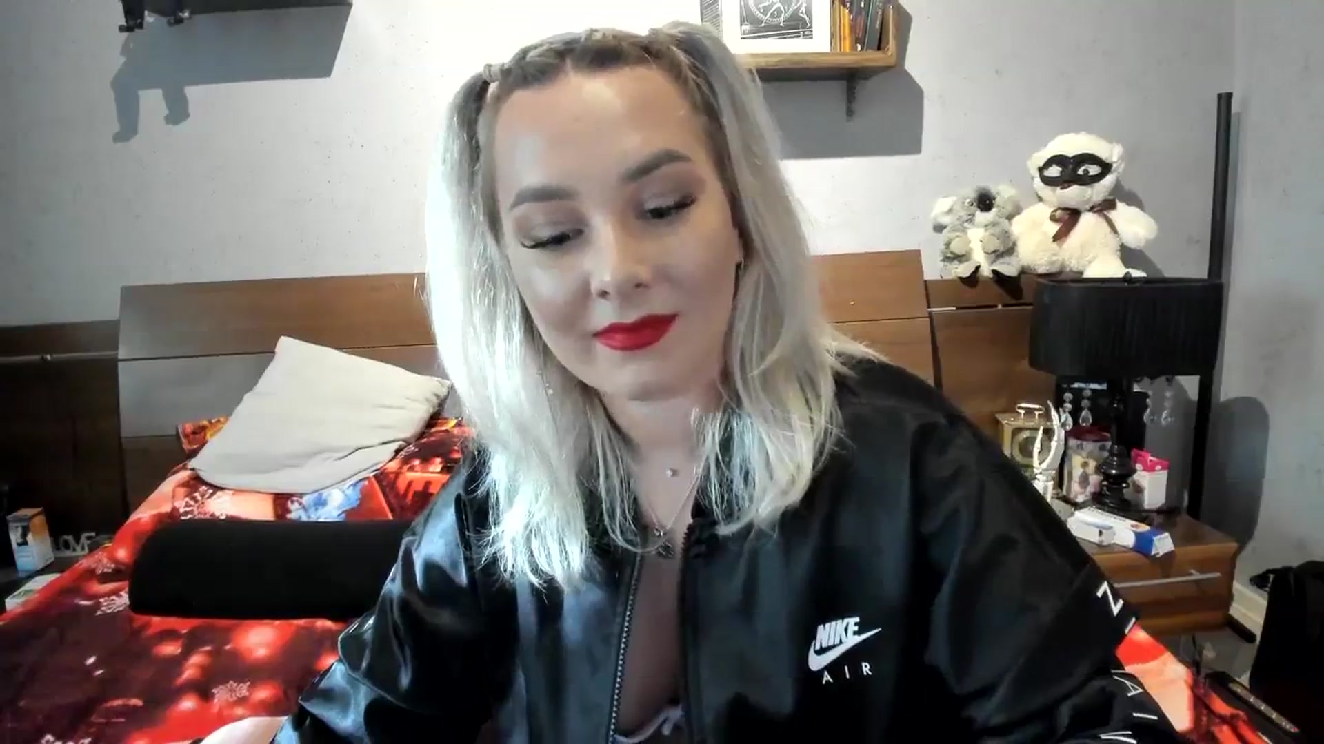 Gallery image thumbnail from LilithTongue_'s myfreecams stream on, 10/25/2023, 13:46 image 9 of 20