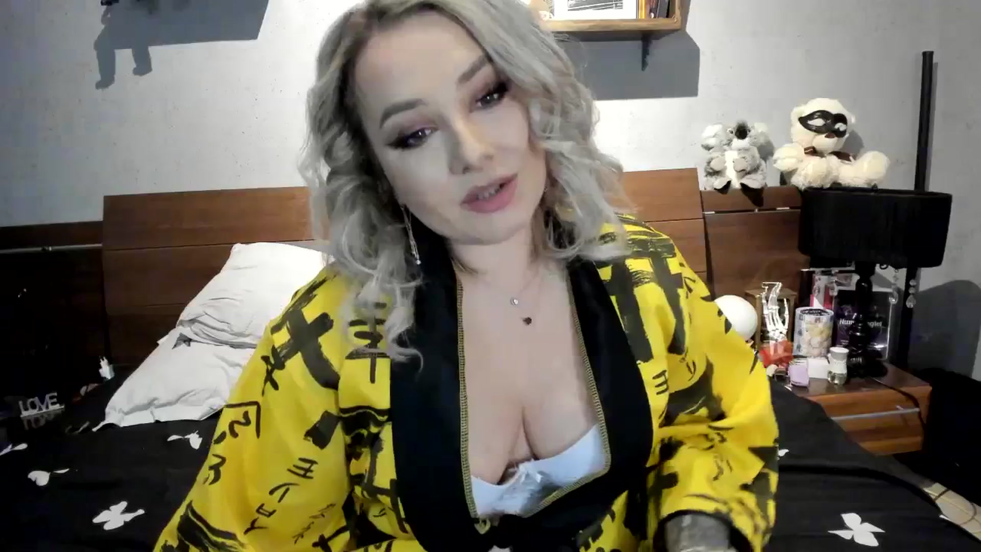 Gallery image thumbnail from LilithTongue_'s myfreecams stream on, 02/15/2024, 14:25 image 6 of 20