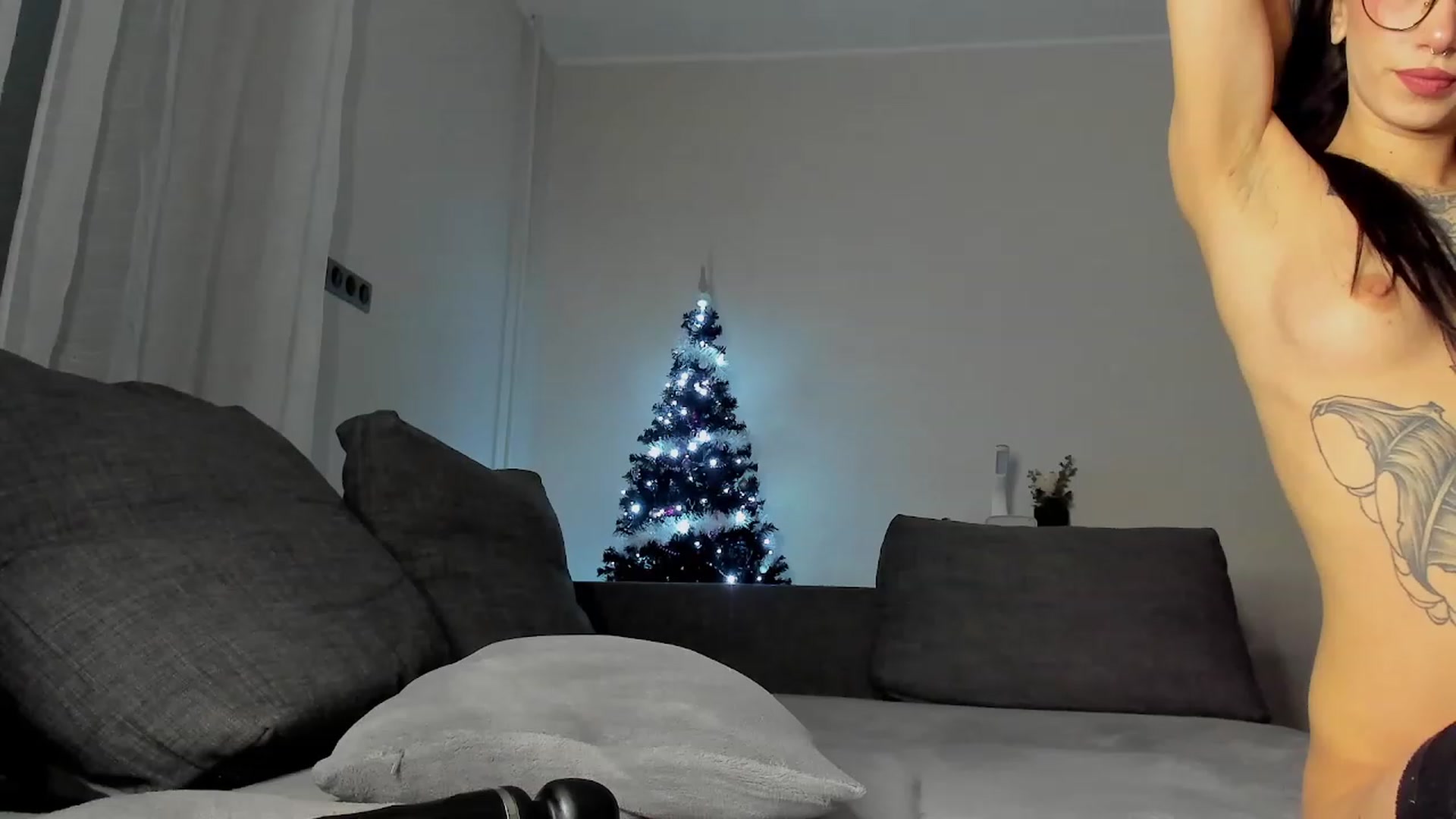 Gallery image thumbnail from Lilith_Lux's myfreecams stream on, 01/25/2024, 19:44 image 15 of 20