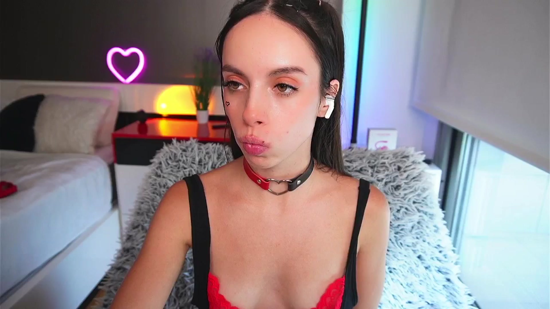 Gallery image thumbnail from Lill_Dayna's myfreecams stream on, 04/21/2025, 13:41 image 3 of 20