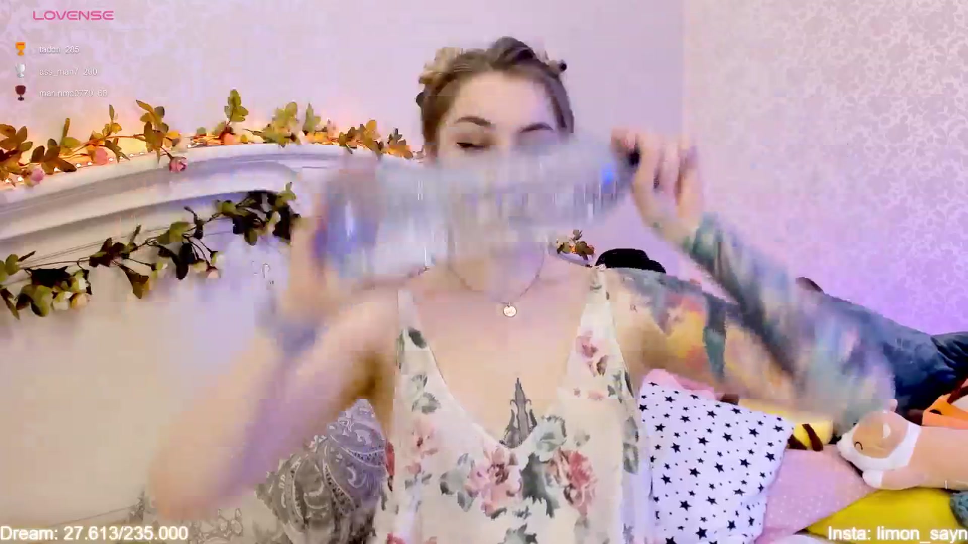 Gallery image thumbnail from LilliMoore_'s myfreecams stream on, 06/17/2024, 05:46 image 10 of 20
