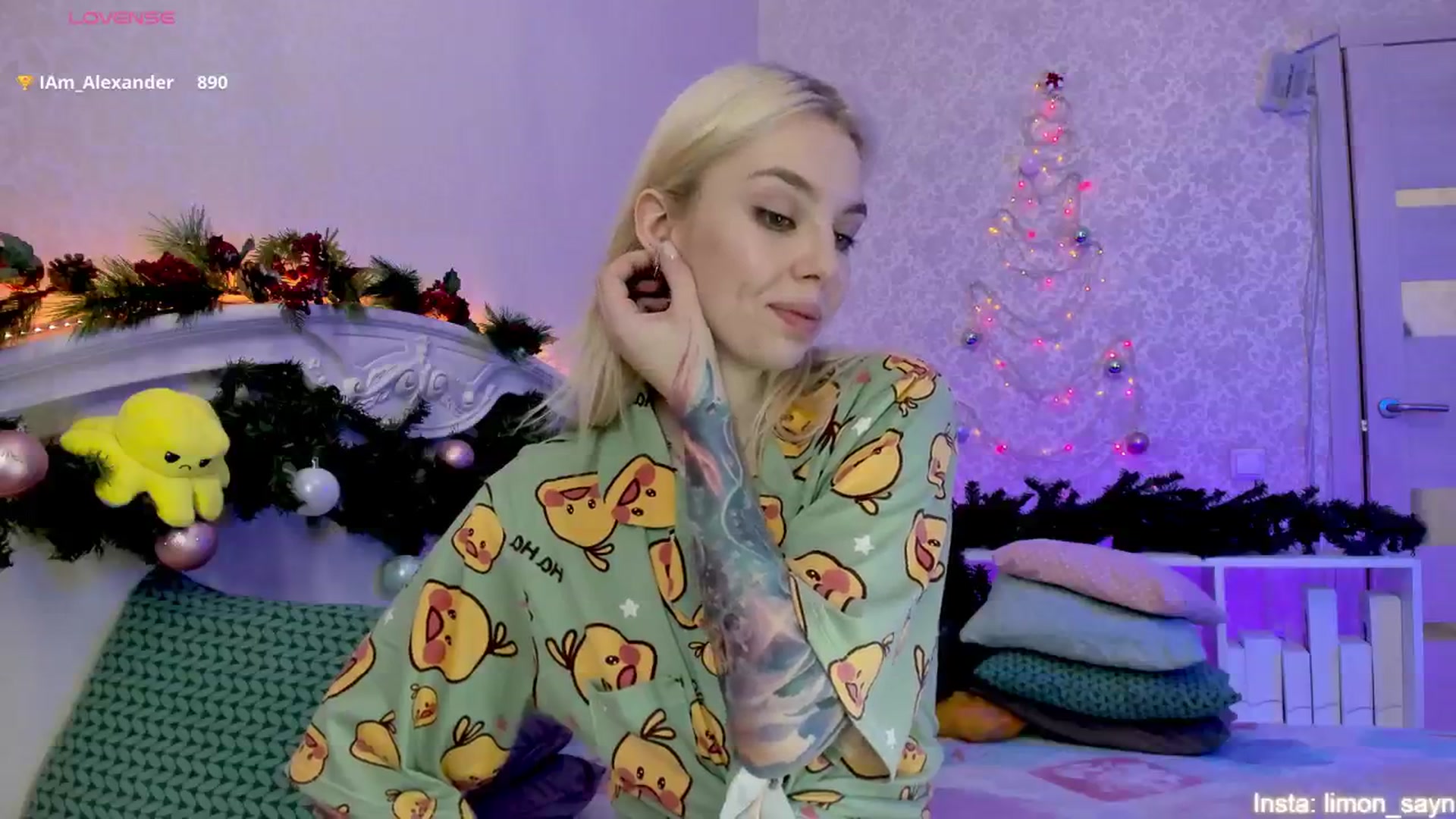 Gallery image thumbnail from LilliMoore_'s myfreecams stream on, 12/25/2024, 03:17 image 13 of 20