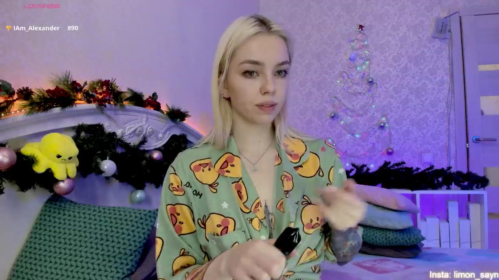 Gallery image thumbnail from LilliMoore_'s myfreecams stream on, 12/25/2024, 03:17 image 12 of 20