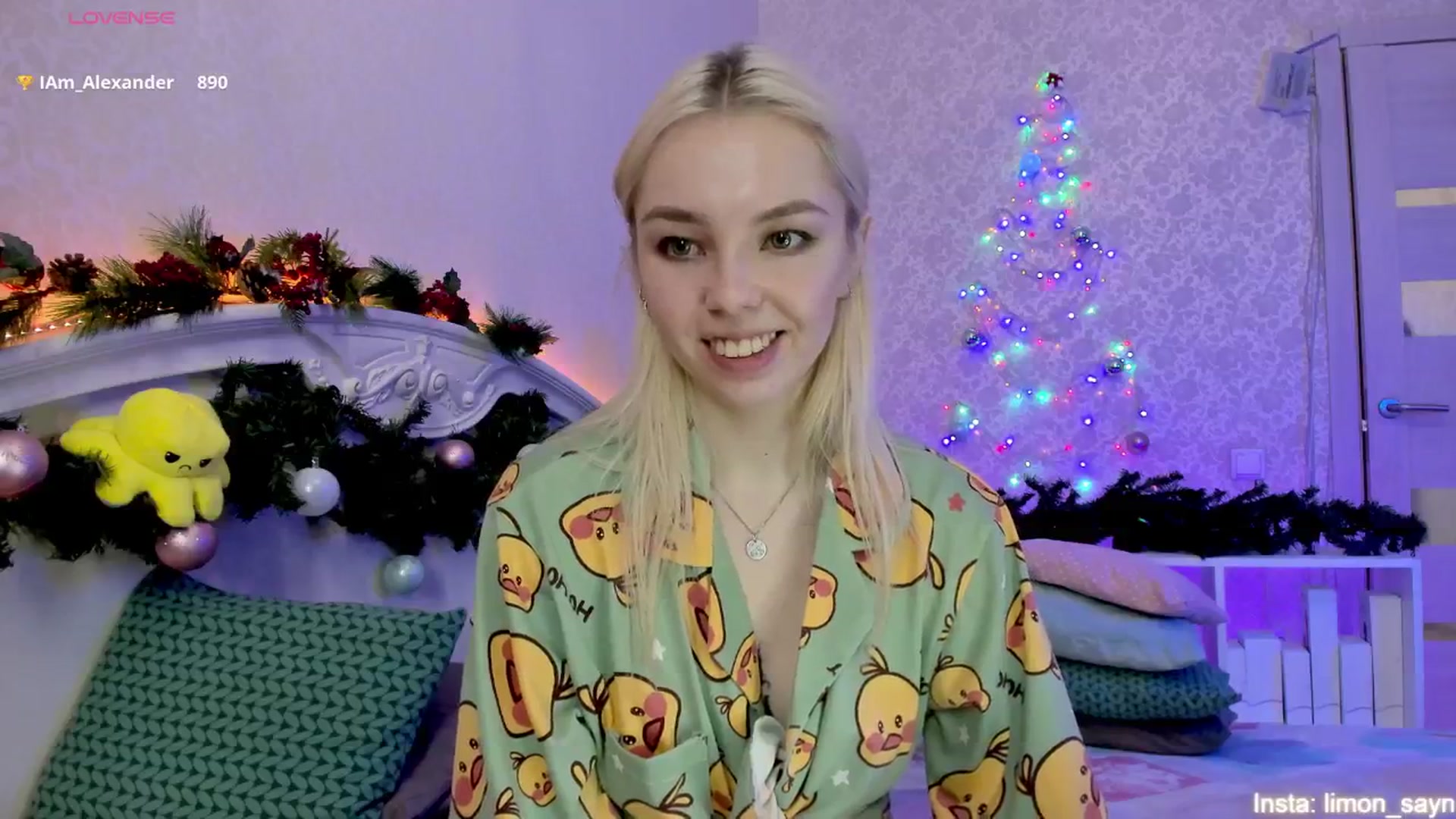 Gallery image thumbnail from LilliMoore_'s myfreecams stream on, 12/25/2024, 03:17 image 17 of 20