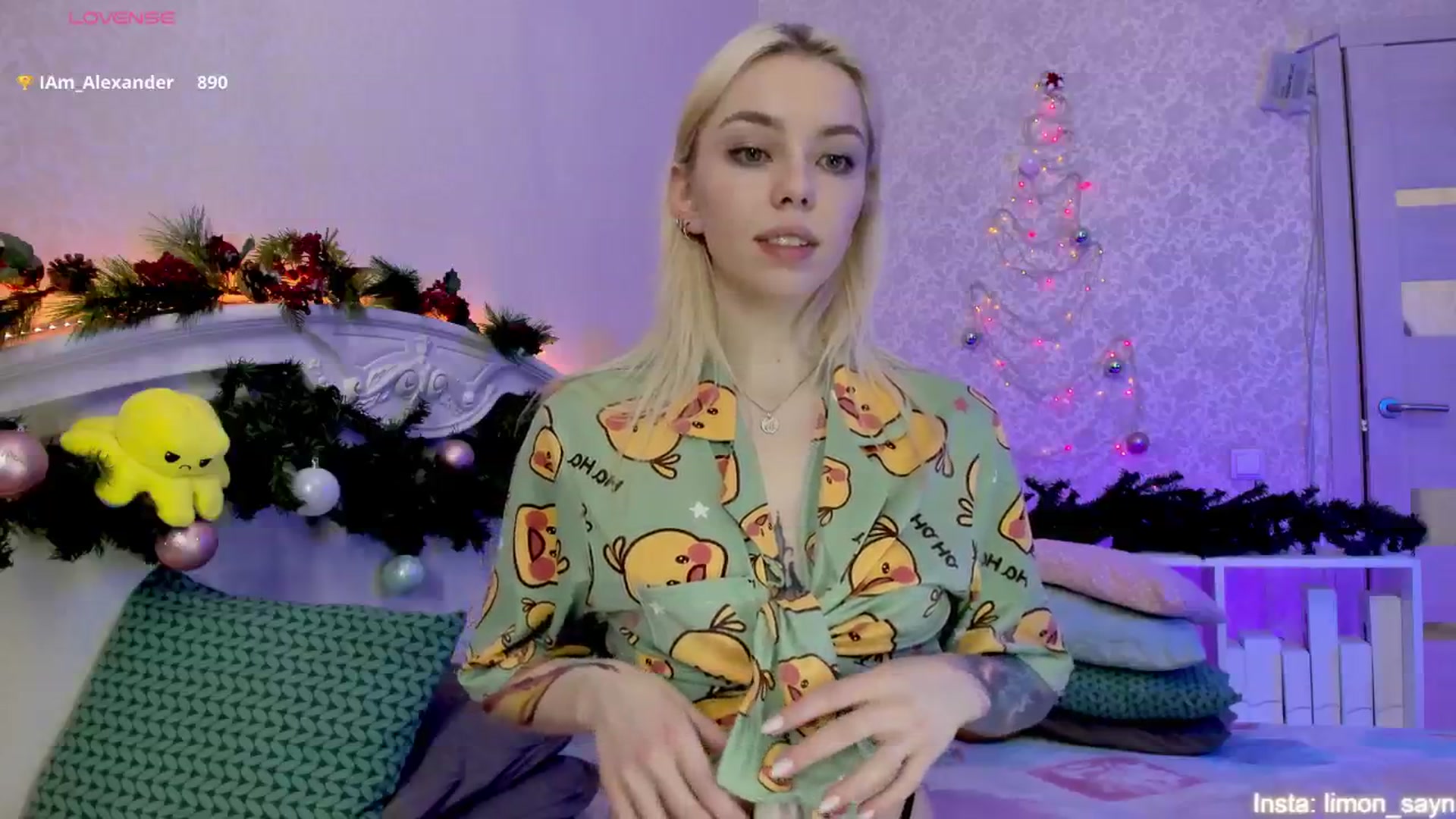 Gallery image thumbnail from LilliMoore_'s myfreecams stream on, 12/25/2024, 03:17 image 7 of 20